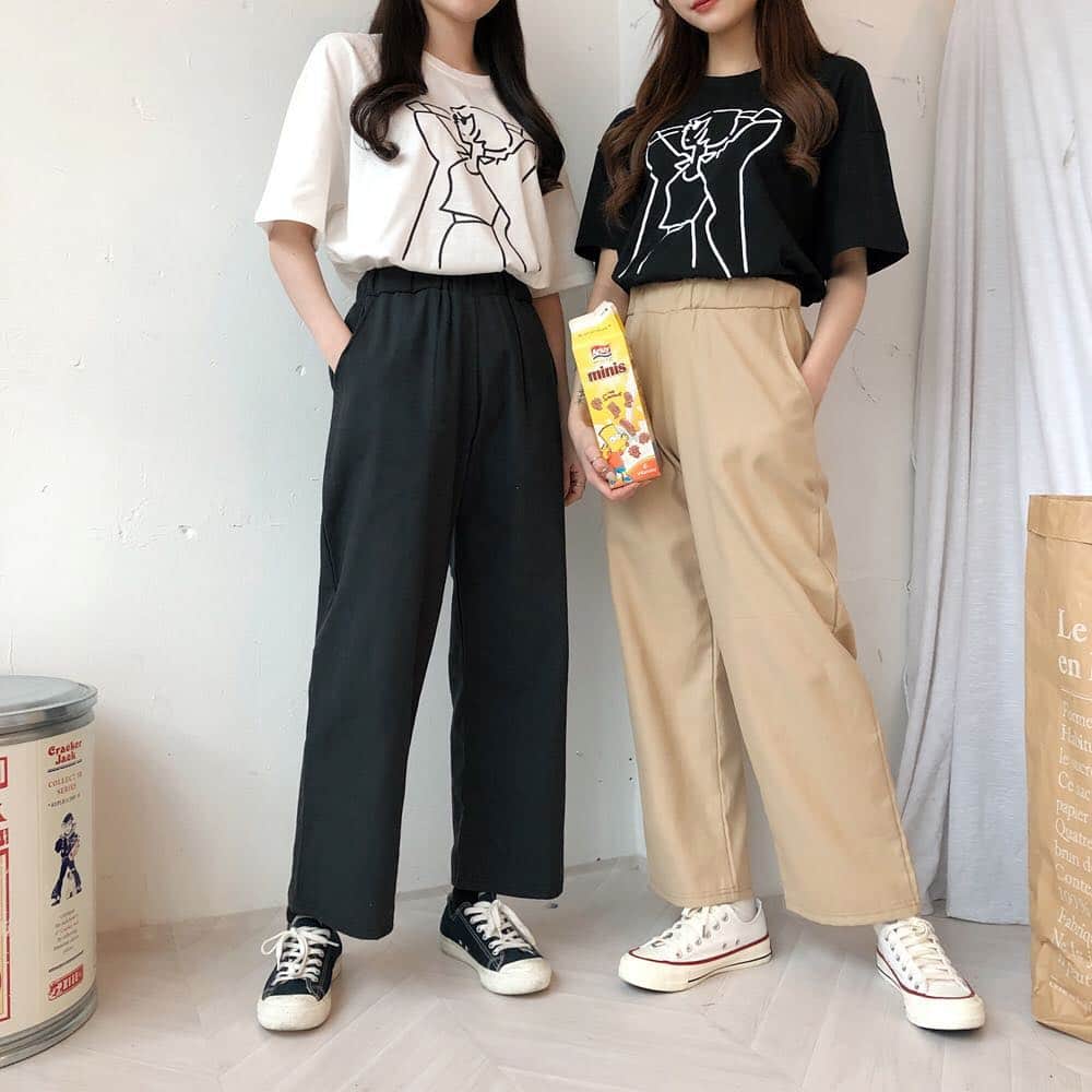 ガールズルールさんのインスタグラム写真 - (ガールズルールInstagram)「. ラウンド半袖Tシャツ (t6277) color : BLACK, IVORY, BEIGE . #걸스룰 #한국 #한국패션 #얼짱 #데일리룩 #오오티디 #koreanfashion #girlsrule #ootd #twinlook #dailylook #ガールズルール #韓国 #韓国ブランド #韓国ファッション #韓国ファッション通販 #今日のコーデ #オルチャン #オルチャンファッション #韓国アイドル #カップルコーデ #韓国好きな人と繋がりたい」4月9日 14時07分 - girlsrule_official