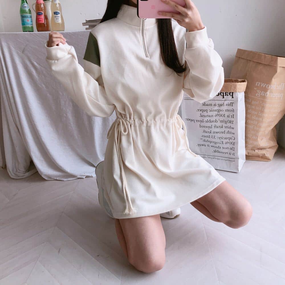 ガールズルールさんのインスタグラム写真 - (ガールズルールInstagram)「. ディアポイントワンピース (ops1128) color : CREAM, NAVY . #걸스룰 #한국 #한국패션 #얼짱 #데일리룩 #오오티디 #koreanfashion #girlsrule #ootd #twinlook #dailylook #ガールズルール #韓国 #韓国ブランド #韓国ファッション #韓国ファッション通販 #今日のコーデ #オルチャン #オルチャンファッション #韓国アイドル #カップルコーデ #韓国好きな人と繋がりたい」4月9日 14時11分 - girlsrule_official