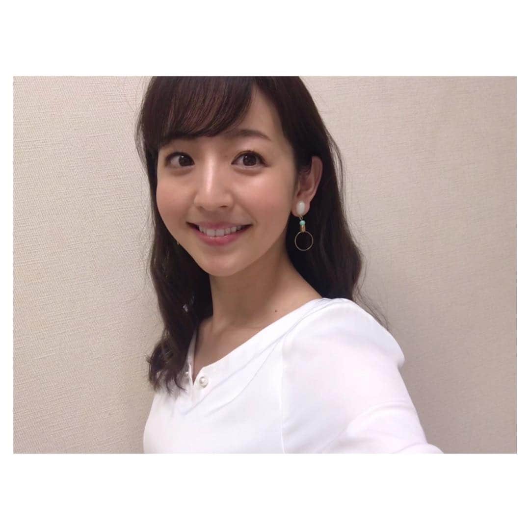 伊藤弘美さんのインスタグラム写真 - (伊藤弘美Instagram)「☺︎﻿ ﻿ 今日は朝からめざトク！の収録でした🎶﻿ ﻿ 大ぶりなイヤリング〜✨﻿ ﻿ ﻿ 今朝はよく晴れて﻿ 都内からも富士山が綺麗に見えた﻿ 気持ちのいい朝でしたよ〜😊🗻✨﻿ ﻿ ﻿ #めざトク！ #収録 #衣装 #イヤリング﻿ #早起き」4月9日 14時47分 - hiromi_ito831