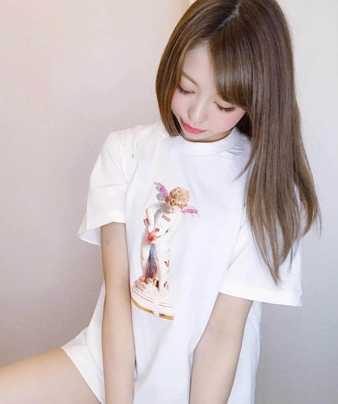 STREAKのインスタグラム：「. #streak_gallery. . . @saori.0707 さんの  #supreme#supremeweek6#week6#cupidtee を取り入れた一枚📷✨ . _______________________________________________________ ▽Tops:Supreme cupid tee _______________________________________________________ "フォロワー限定企画" #streak_gallery  @streak_official . 上記2件をタグ付けしてpostすると貴方のpostが紹介されるかも!?☺️ 奮ってご応募ください😝 フォロワー限定となりますので、フォローの方もよろしくお願いします🙇🙇 _______________________________________________________ . #supreme#yeezy#apparel#ootd#nike#LA#assc#424#vlone#antisocialsocialclub#streak#ストリーク#ストリートファッション#ロサンゼルス#コラボ#ストリート女子#ストリート男子#シュプリーム女子#海外ファッション＃ジャパスニ _______________________________________________________」