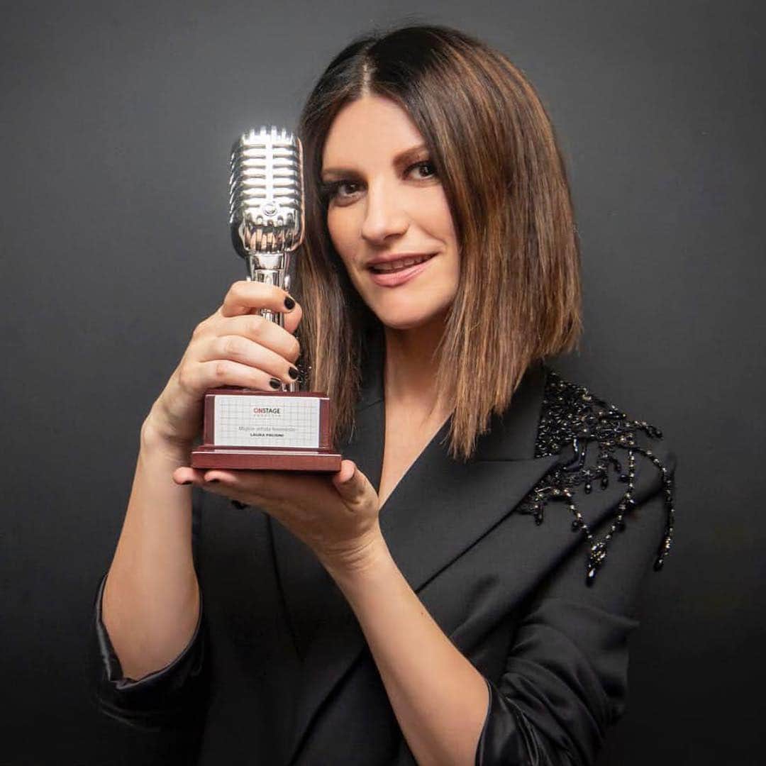 のインスタグラム：「@laurapausini awarded as best female artist at the ‘On Stage Award 2019’ wearing a MISS SIXTY look.」