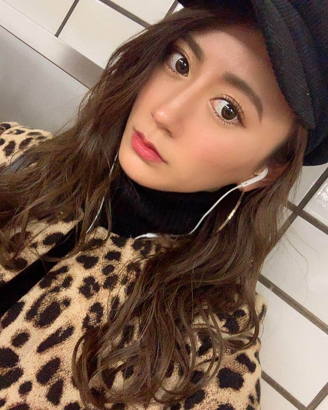 照井和希さんのインスタグラム写真 - (照井和希Instagram)「最近眉毛の色ワントーンあげてみた🤭 ちょっとやわらかい印象になるかなぁ。 メイク研究が日課。笑 ． 自分のメイクは自分が一番わかってるなぁとつくづく。笑 ． ． #makeup #make #メイク」4月9日 15時44分 - kazu24ki