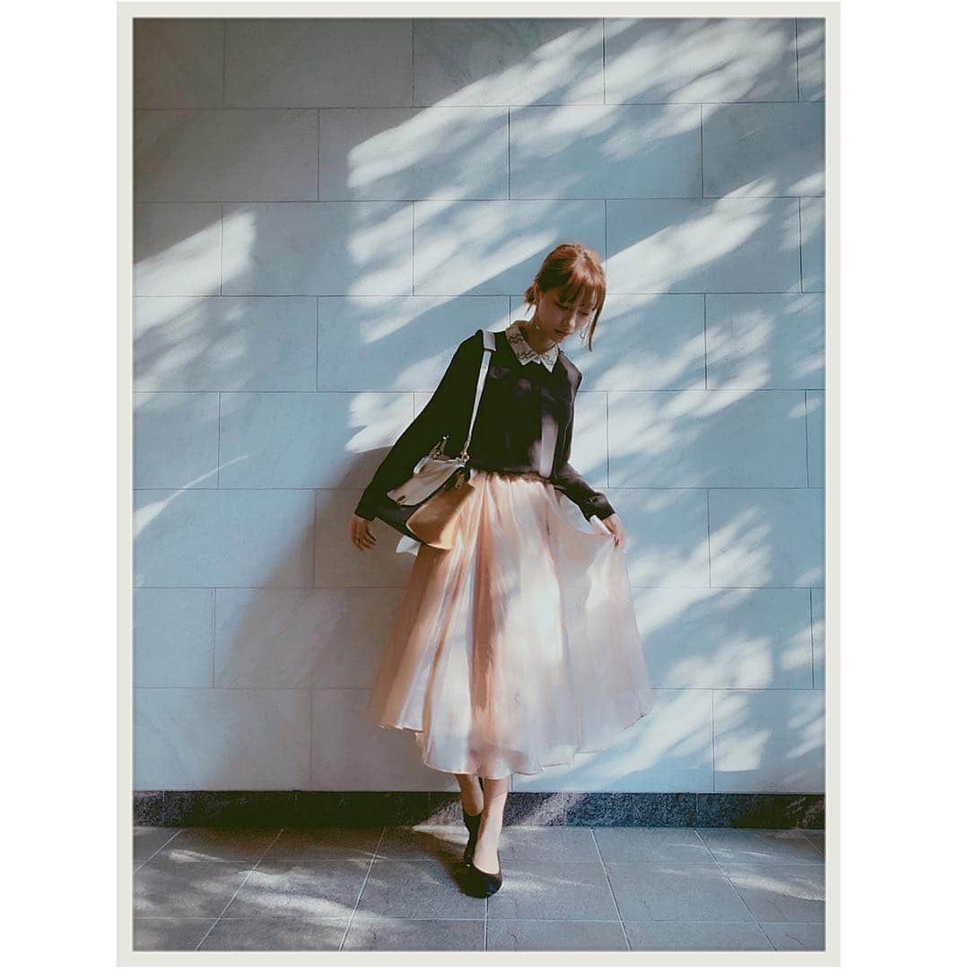 のインスタグラム：「2019.04.09 すっかり春ですね🌸  #着飾る愉しみ 👜#celine 👠#seebychloe」