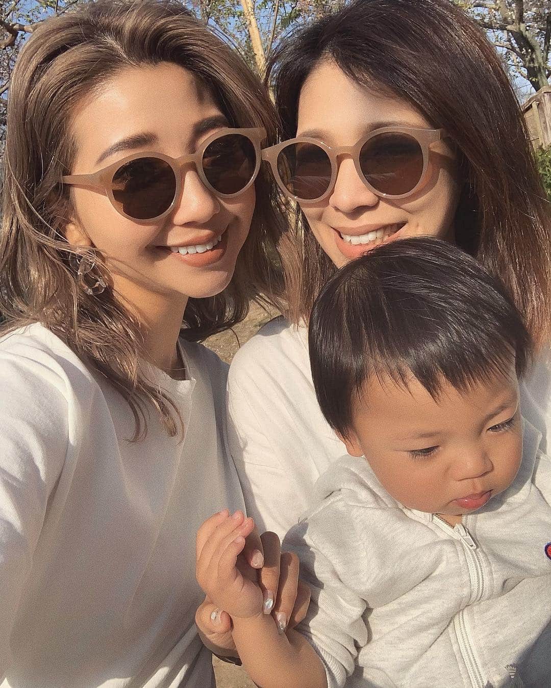 草野春香さんのインスタグラム写真 - (草野春香Instagram)「. 今年も一緒にお花見いけた🌸🍡 れおはハトに夢中で1枚もカメラ向いてくれず😂 #大村公園 #大村 #お花見」4月9日 16時06分 - _haruka030_