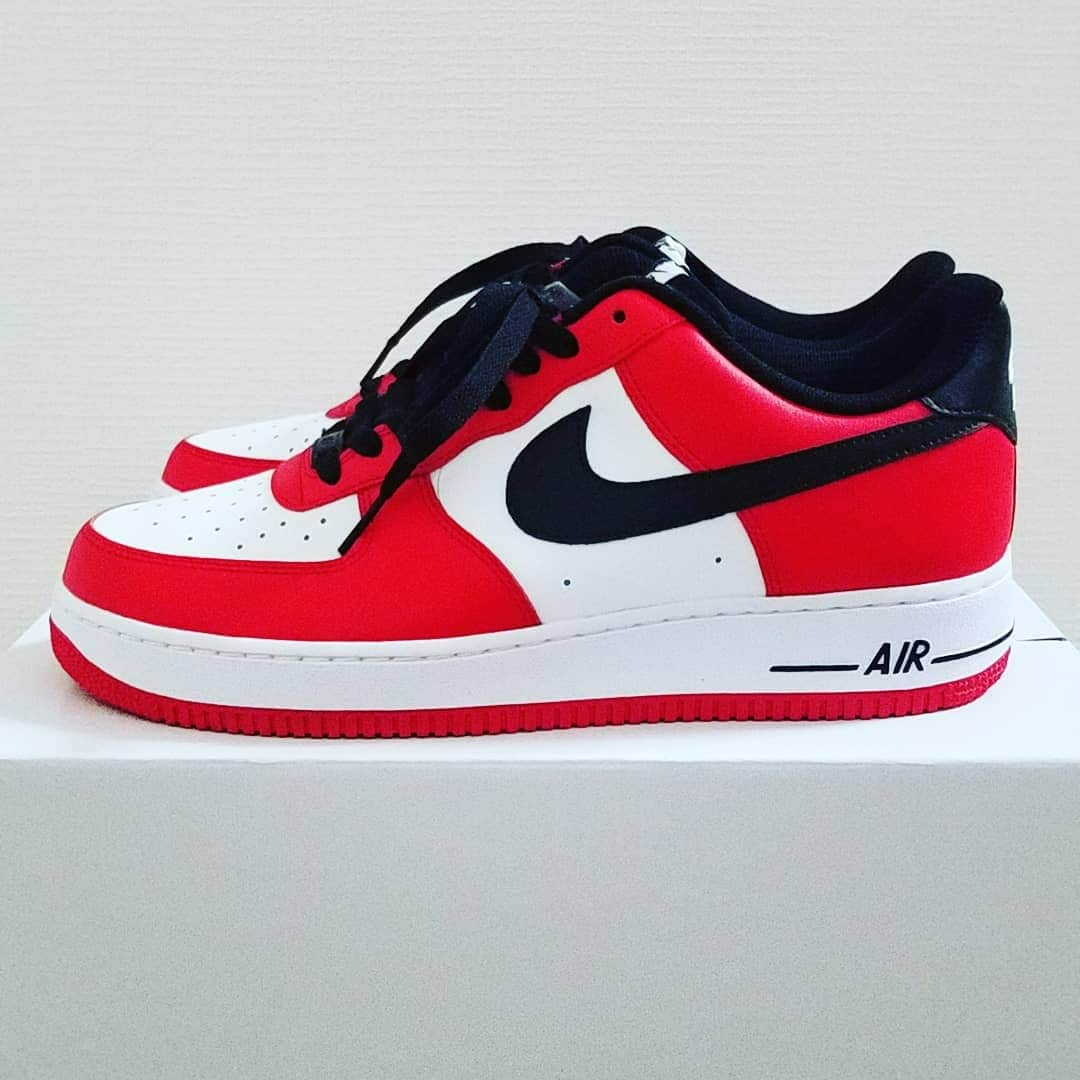 レイチェルさんのインスタグラム写真 - (レイチェルInstagram)「NIKE iDにて、  久しぶりに作っちゃいましたよ！  大好きなAIR FORCE 1を、  ジョーダン1のシカゴ風に仕上げてみましたよ！  たぁまぁらぁねぇーーー！！！！！ 😆😆😆😆💨💨💨💨💨✨✨✨✨✨🎶🎶🎶🎶🎶」4月9日 16時13分 - reiyoshida1230