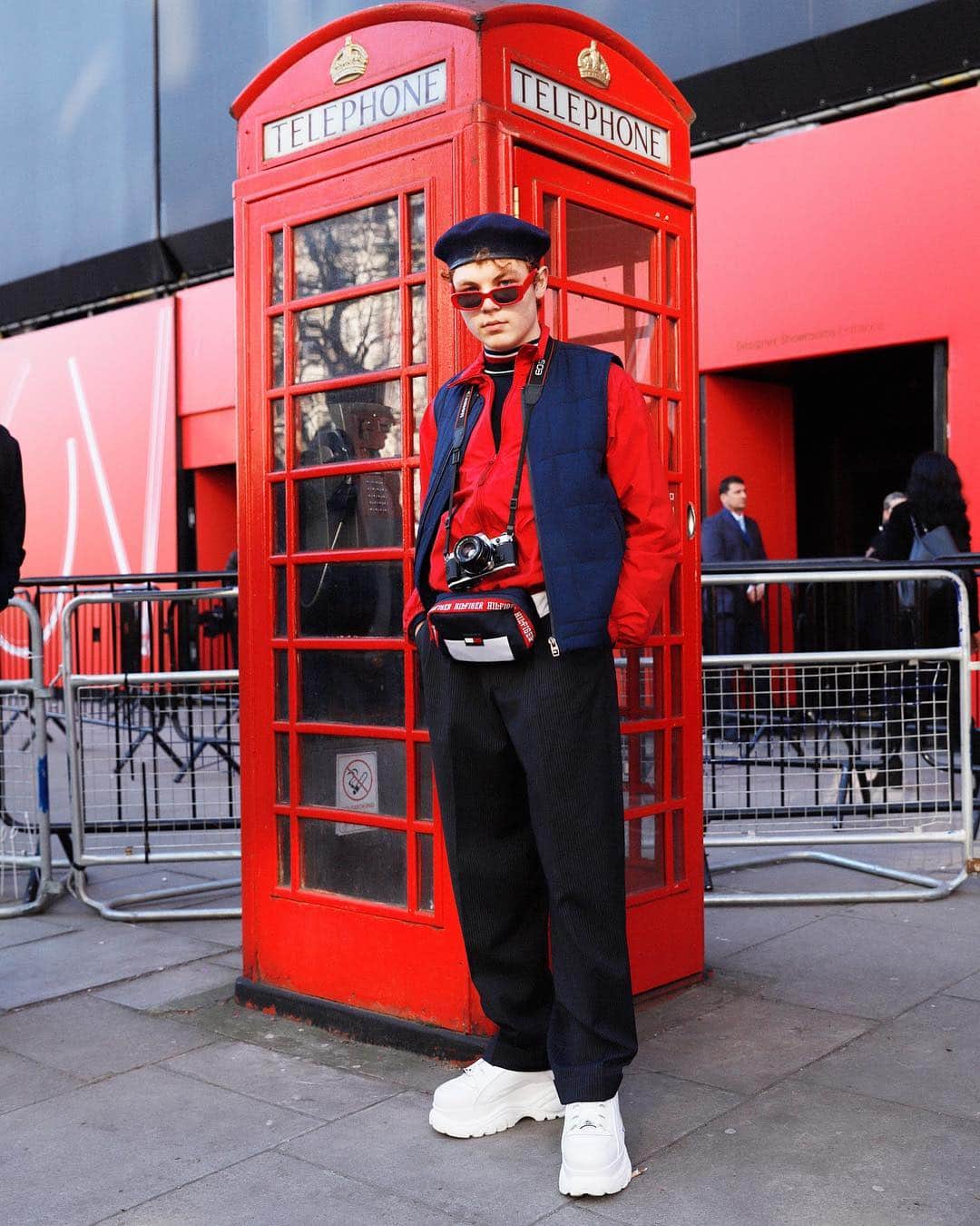 Droptokyoさんのインスタグラム写真 - (DroptokyoInstagram)「LONDON STREET STYLE @drop_london  #streetstyle#london#streetscene#streetfashion#streetwear#streetculture#fashion#film#filmphotography #LFW#AW19#londoner#styleblogger#fashionshow#fashionmodeles#mood#fashionweek#photography#instafashion#fashionstyling#models#highfashion#fashionstyle#fashionstyling#photographer#style Photography: @yuri_horie_」4月9日 16時32分 - drop_tokyo
