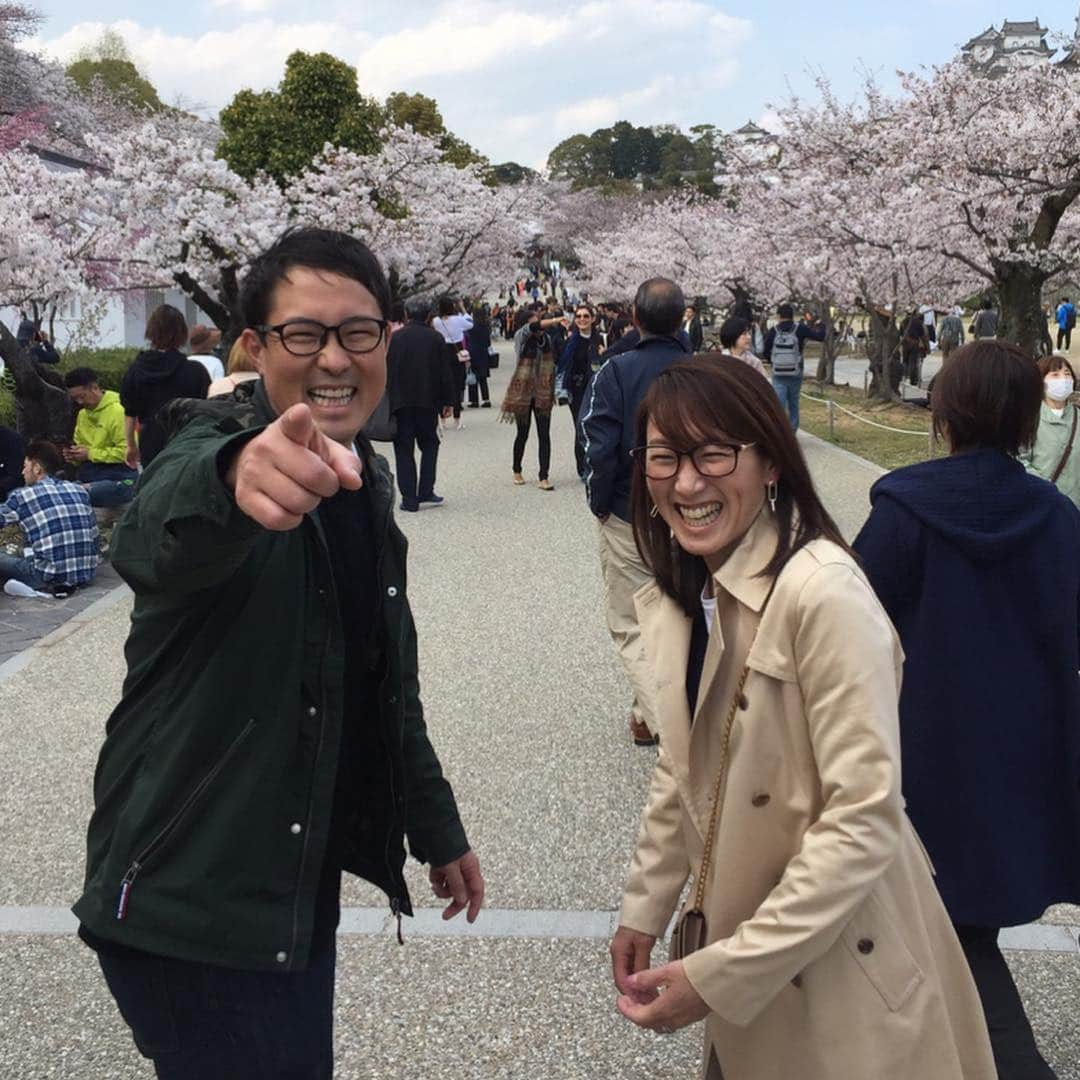 杉山愛さんのインスタグラム写真 - (杉山愛Instagram)「最高のお天気に恵まれた昨日🏯姫路城🏯に行ってきましたーーーーーっ 最高の🌸さくら🌸を堪能しました💕  帰ろうとした時、信じられないことにタイの🇹🇭テニス選手🇹🇭タマリン・タナスガーン選手にバッタリ会ったのでしたーーーーーっ‼️ こんな偶然あるんですね〜😆ビックリ😆」4月9日 16時43分 - aisugiyamaofficial