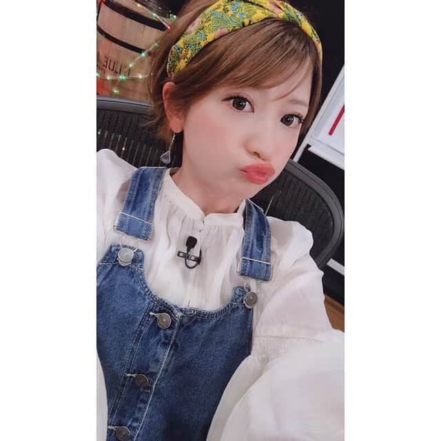 矢口真里さんのインスタグラム写真 - (矢口真里Instagram)「もう火曜日か🤔 一週間がとてつもなく早く感じます😂 今日の深夜もAbemaTV『矢口真里の火曜TheNIGHT』生放送頑張りますよー😊✨ ・ 写真は先週来てくれた『卒業☆星』😁✨ このグループではメディア初みたいでしたが、みんな元アイドルなので、凄く話しやすくて面白かったです🤣✨色んな苦労をしてきたみたいで、とても応援したくなるグループでした😊✨私もいっぱいおめでとうございますって言ってもらえて嬉しかったです😁✨ありがとうございました😭✨ ・ ・ そして、今日はアンジュルムからあの子とあの子とあの子が来てくれます😆✨ ちゃんとしっかり話すの初めてかも🤔✨ 私もアンジュルム勉強しながら楽しみたいと思います😋✨是非ご覧くださいませー！！ ・ ・ #AbemaTV #矢口真里の火曜TheNIGHT #今夜 #深夜１時から 😊✨」4月9日 16時39分 - mariyaguchi_official