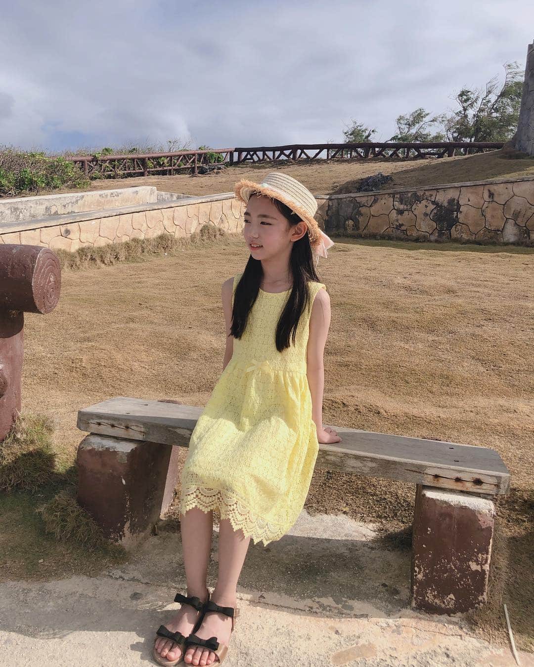 ウンチェのインスタグラム：「만세절벽 🌊 역광이라 사진에 제대로 담기지가 않았..... . . . #사이판#saipan#만세절벽#여행 #ootd#HM#흐앤므#yesHM」