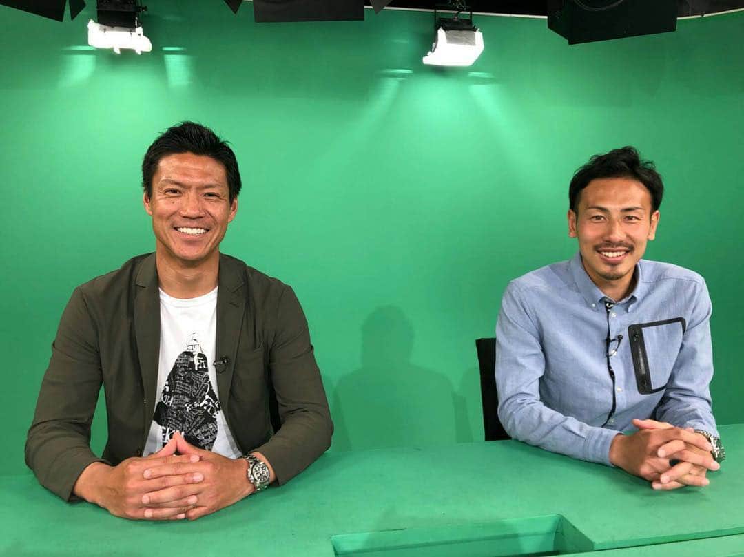 赤星拓さんのインスタグラム写真 - (赤星拓Instagram)「J-SPORTS foot Wednesday 84年生まれ、同郷、互いに昨シーズンをもってプロサッカー選手を引退した前田悠佑 @y.maechan6 と共演させてもらいました！ 彼が長崎の皆様に愛される理由がよく分かりました❗️ 楽しかった❗️嬉しかった❗️ またこれからも一緒に盛り上げていこう❗️ 【放送日時】 4月10日水曜日 午後10時から10時30分 （J-SPORTS2を予定） （再放送多数）  是非チェックして下さい^_^ #jsports  #foot #プロサッカー選手の引退 #セカンドキャリア #挑戦 #同級生 #前田悠佑  #ヴィファーレン長崎  #普及インストラクター #サガン鳥栖 #赤星拓 #ベストアメニティ  #土屋さんをはじめj-sportsスタッフの皆様ありがとうございました！」4月9日 17時11分 - akahoshi.taku_1