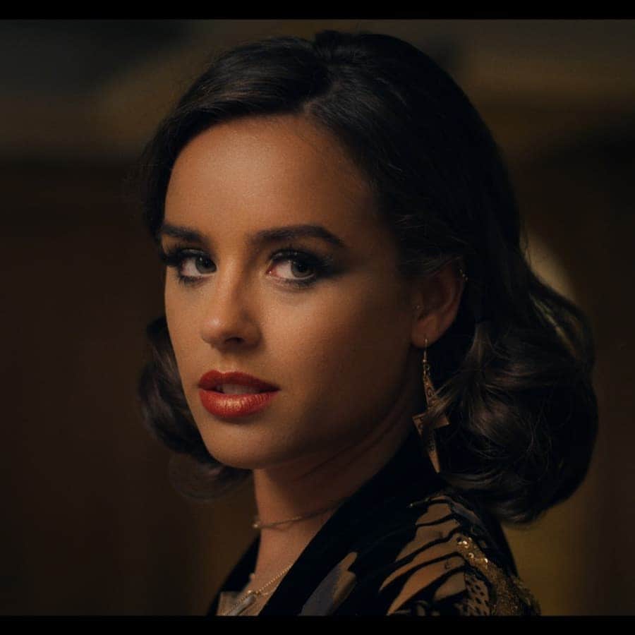 ジョージア・メイ・フットのインスタグラム：「I cannot wait to share this short film with you #queenofdiamonds 👸🏽💎 Directed by the incredible @vincekamp and @naeemmahmoodfilm #kitty」