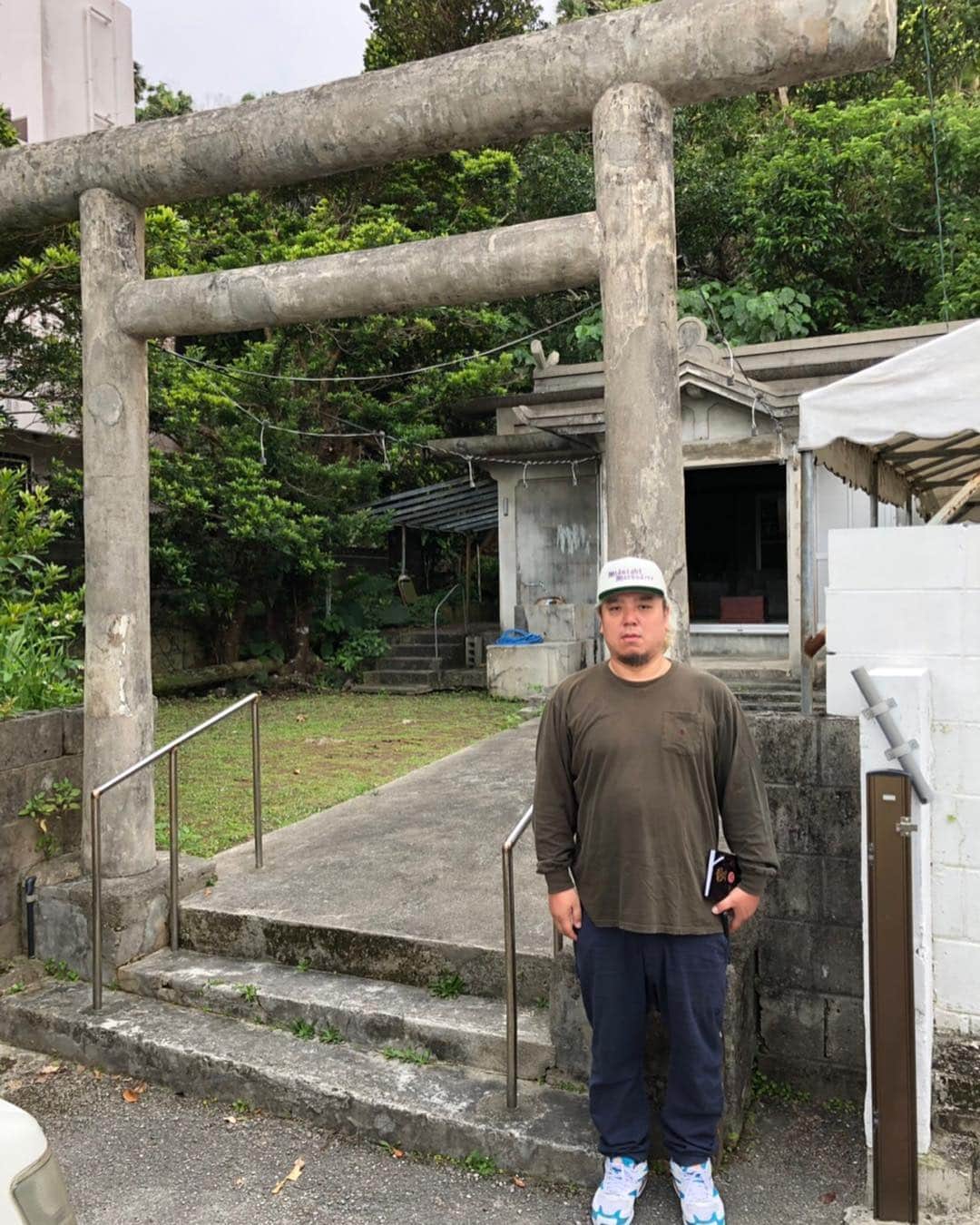 DUTTCHさんのインスタグラム写真 - (DUTTCHInstagram)「感謝。  無事ツアー終わり、最後にええ時間を くれた島の氏神さまに感謝を。」4月9日 17時23分 - uzmkduttch
