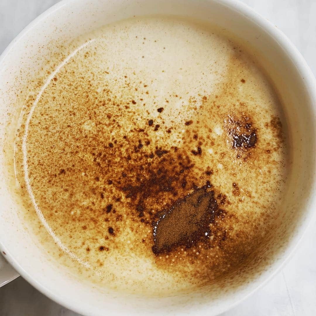 ボーイ・ジョージさんのインスタグラム写真 - (ボーイ・ジョージInstagram)「My morning coffee with double cream and a dash of @foursigmatic Reishi powder!」4月10日 4時25分 - boygeorgeofficial