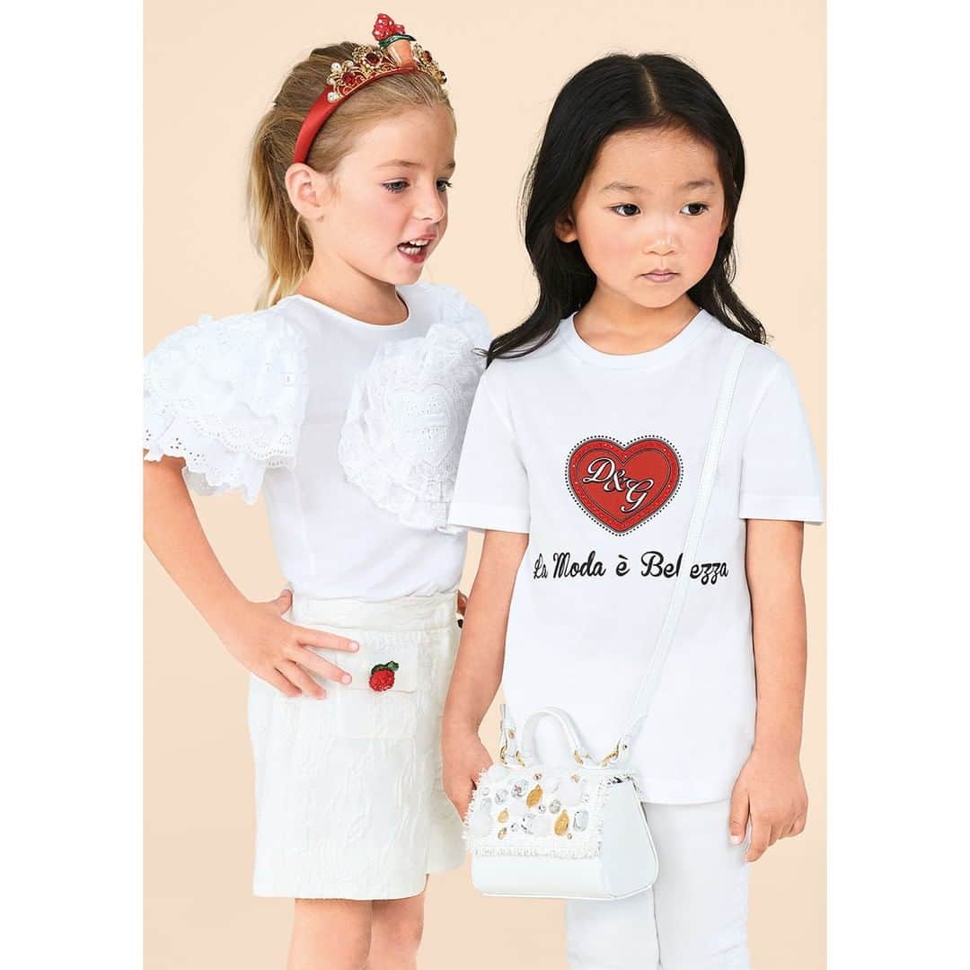 のインスタグラム：「Romantic white lace for your little darlings. #DGBambino」