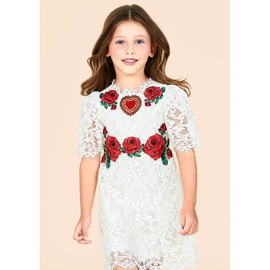のインスタグラム：「Romanticism and modernism. The perfect dress for a special occasion. #DGBambino」