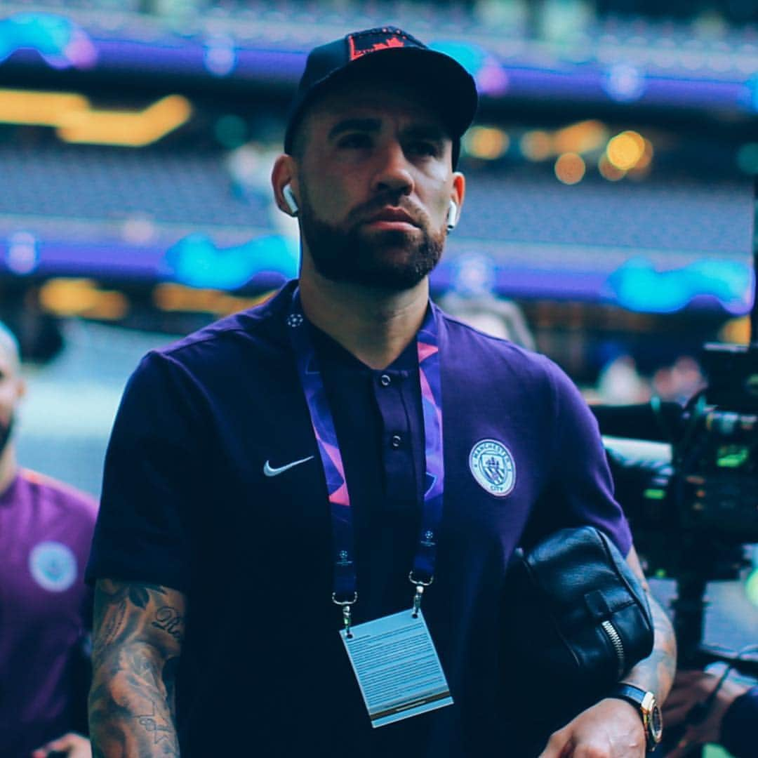 マンチェスター・シティFCさんのインスタグラム写真 - (マンチェスター・シティFCInstagram)「Eyes on the prize 🏆 #mancity #thfcvcity」4月10日 3時05分 - mancity