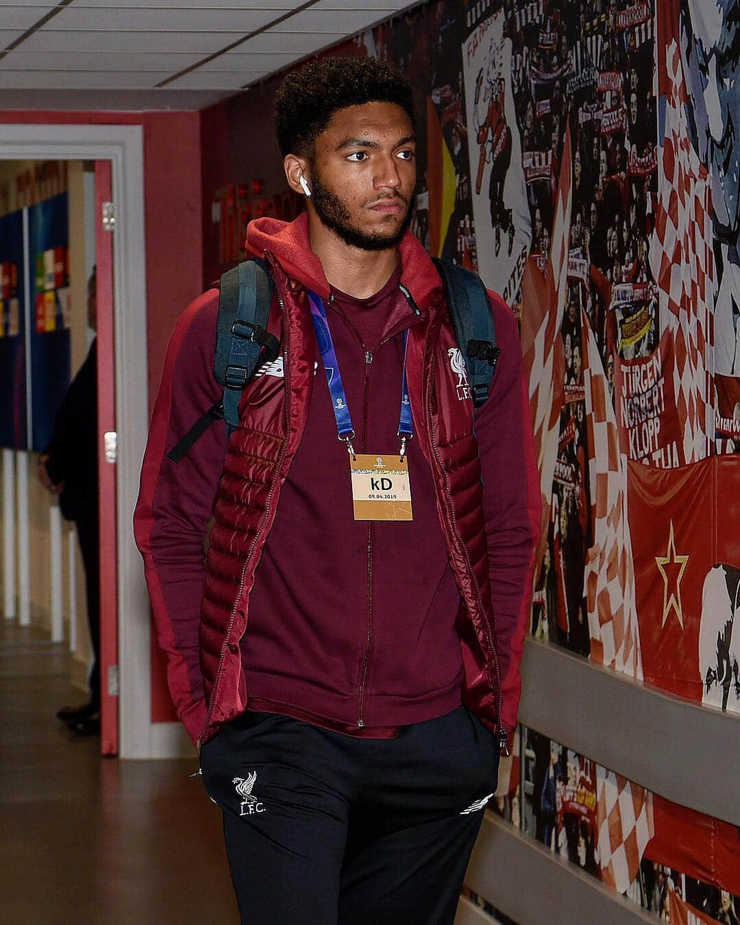 リヴァプールFCさんのインスタグラム写真 - (リヴァプールFCInstagram)「Back in the squad! Good to see you back at Anfield, @joegomez5! 🙌🙌 #UCL #ChampionsLeague #LFC #LiverpoolFC #Anfield #JoeGomez」4月10日 3時07分 - liverpoolfc