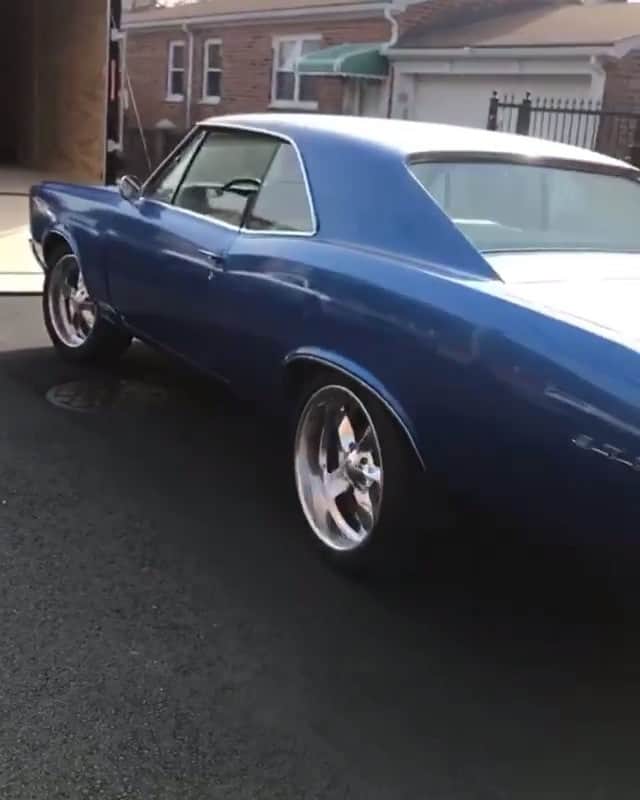 ファンクマスター・フレックスのインスタグラム：「Saying goodbye to my #66Gto !!!! Making room for new toys! @biggprev enjoy my brother! I’m not one to share my cars but Prev I got you!」