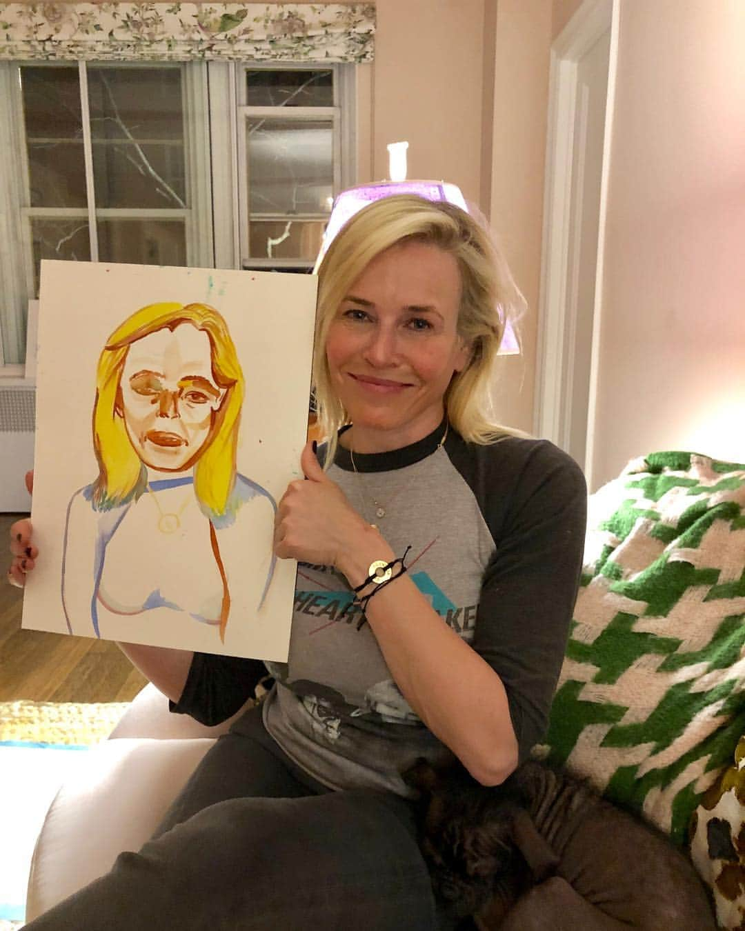 レナ・ダナムさんのインスタグラム写真 - (レナ・ダナムInstagram)「It’s a real toss up as to who loves @chelseahandler more, Ingrid the dog or me. I am so glad I got to paint her wise pretty LOL face the night before her book release. Today, her new memoir Life Will Be The Death of Me is available everywhere and imho it’s the most personal and honest thing she’s ever shared, and that’s really saying something. I’m proud of ya, mama 😍 🎨❤️」4月10日 3時53分 - lenadunham