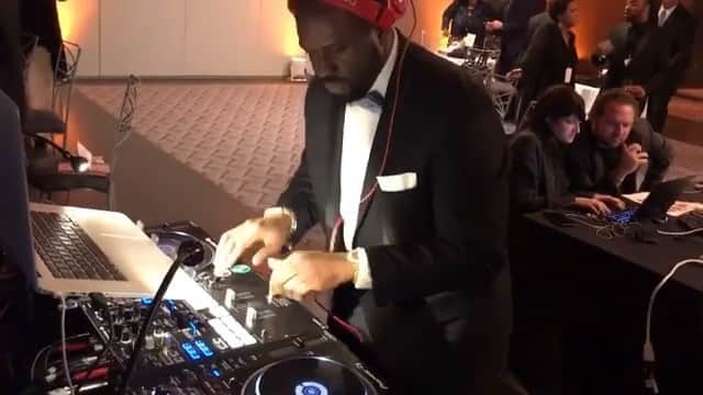 ファンクマスター・フレックスのインスタグラム：「Shhhhh! Private Party Tonight! Mayor Ras Baraka Birthday Bash! Newark! FunkFlex on the set! We ready! LITDIGITALDJS@GMAIL.COM TO BOOK FUNKFLEX!」