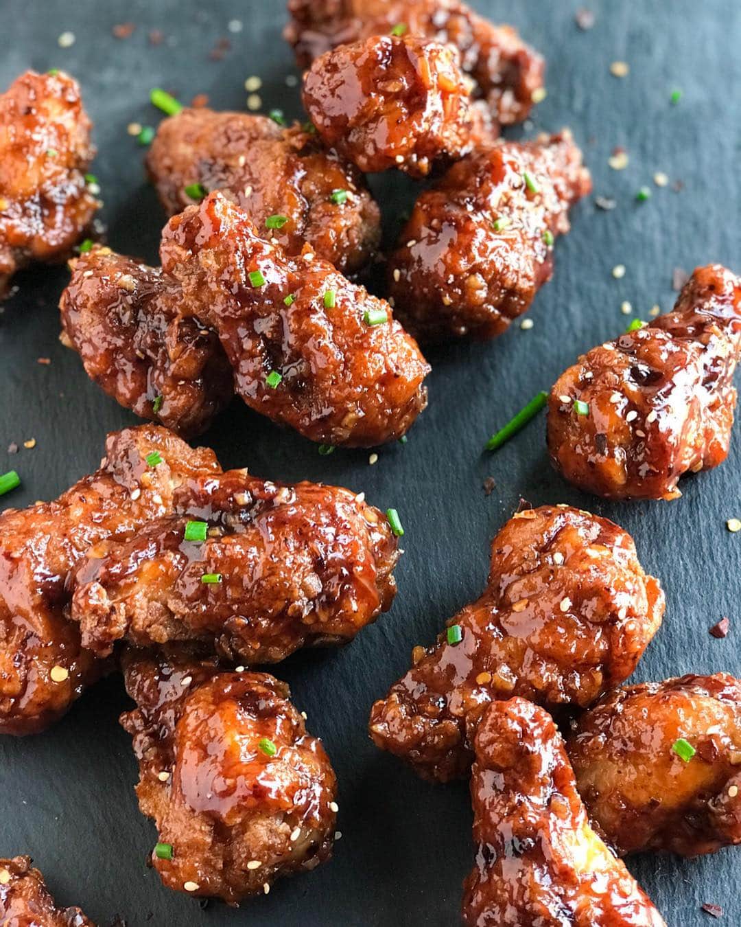 Easy Recipesさんのインスタグラム写真 - (Easy RecipesInstagram)「Anyone else craving some BBQ Chicken Wings? Been thinking about this all day 😅. But I ended up eating a delicious Shrimp Taco Bowl for lunch today! Recipe link for the HONEY BBQ CHICKEN WINGS is in my bio. .  https://www.cookinwithmima.com/honey-bbq-chicken-wings/  #thekitchn #food52 #feedfeed #wholefoods #allrecipes #buzzfeedtasty #yahoofood #tohfoodie #tasteofhome #tastingtable #realsimple #eatingwell #cookinglight #bonappetit #huffposttaste #buzzfeedfood #marthafood #TODAYfood #FOODWINEWOMEN #onthetable #recipes #foodporn #food #foodie #bbq #chickenwings」4月10日 4時00分 - cookinwithmima