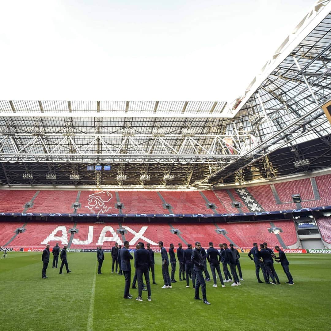 ユヴェントスFCさんのインスタグラム写真 - (ユヴェントスFCInstagram)「📍 Here. 🏟 Tomorrow. ⭐ For a @championsleague night to remember. ⚪⚫ #GETREADY  #AjaxJuve #FinoAllaFine #ForzaJuve」4月10日 4時09分 - juventus