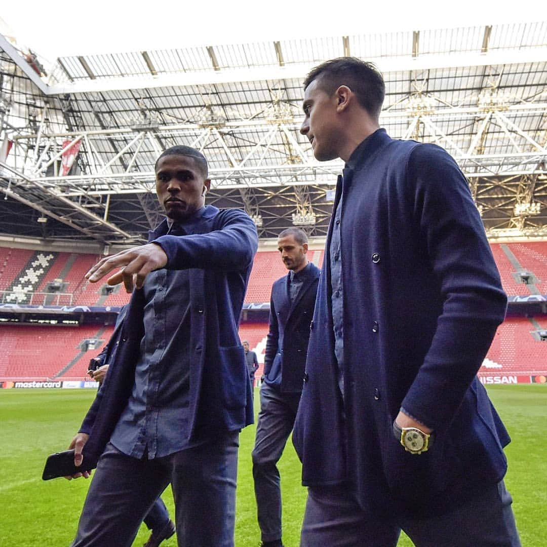 ユヴェントスFCさんのインスタグラム写真 - (ユヴェントスFCInstagram)「📍 Here. 🏟 Tomorrow. ⭐ For a @championsleague night to remember. ⚪⚫ #GETREADY  #AjaxJuve #FinoAllaFine #ForzaJuve」4月10日 4時09分 - juventus