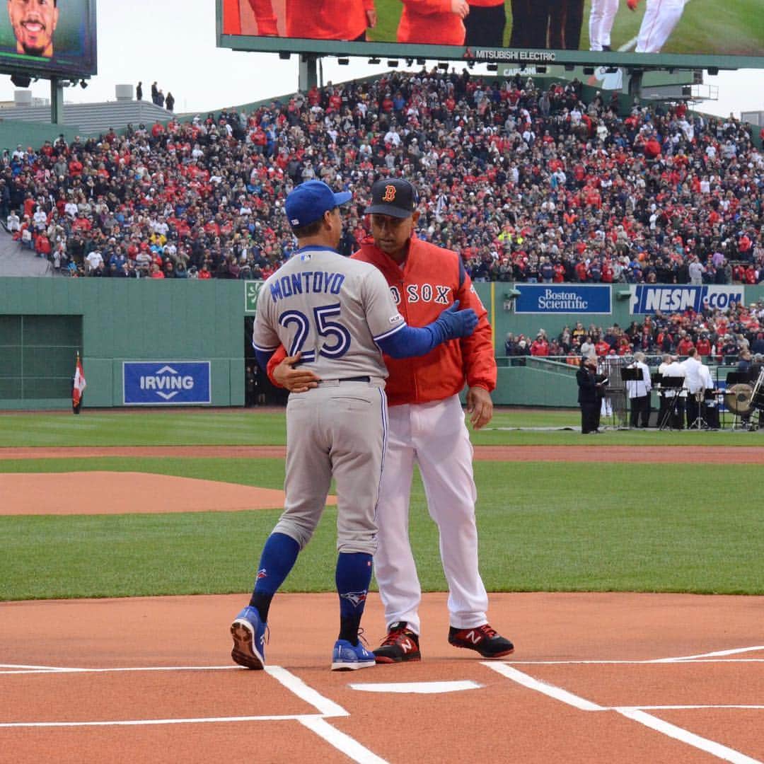 トロント・ブルージェイズさんのインスタグラム写真 - (トロント・ブルージェイズInstagram)「History in Boston! 🇵🇷 Charlie Montoyo and Alex Cora are the first pair of Puerto Rican-born Managers to face each other in an @mlb game.」4月10日 4時11分 - bluejays