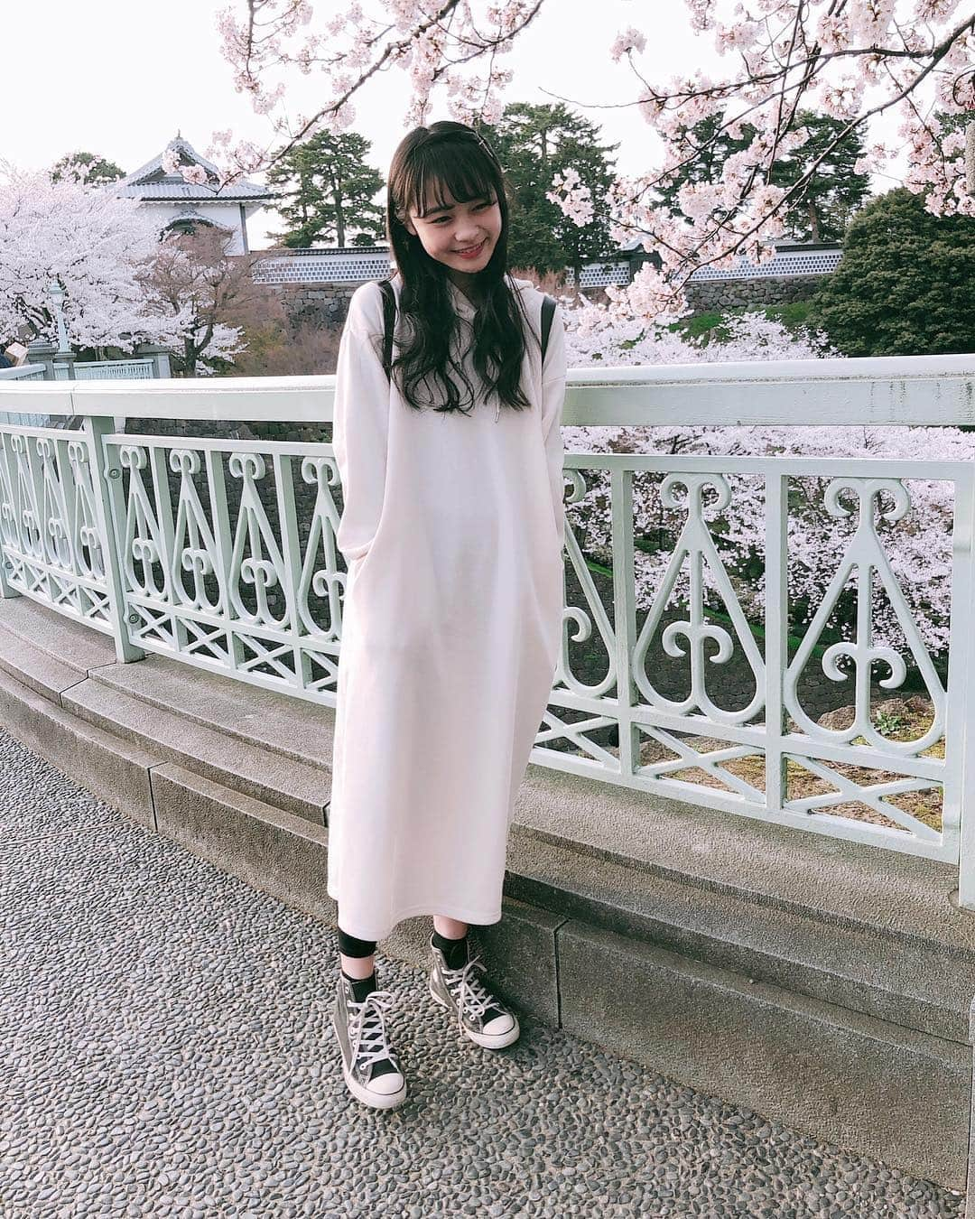 林芽亜里さんのインスタグラム写真 - (林芽亜里Instagram)「🎀 ちょっとのお花見🌸in兼六園 少し寒かったけど綺麗だったよ♡  #林芽亜里 #ニコプチ #桜 #お花見」4月9日 19時29分 - meari__hayashi