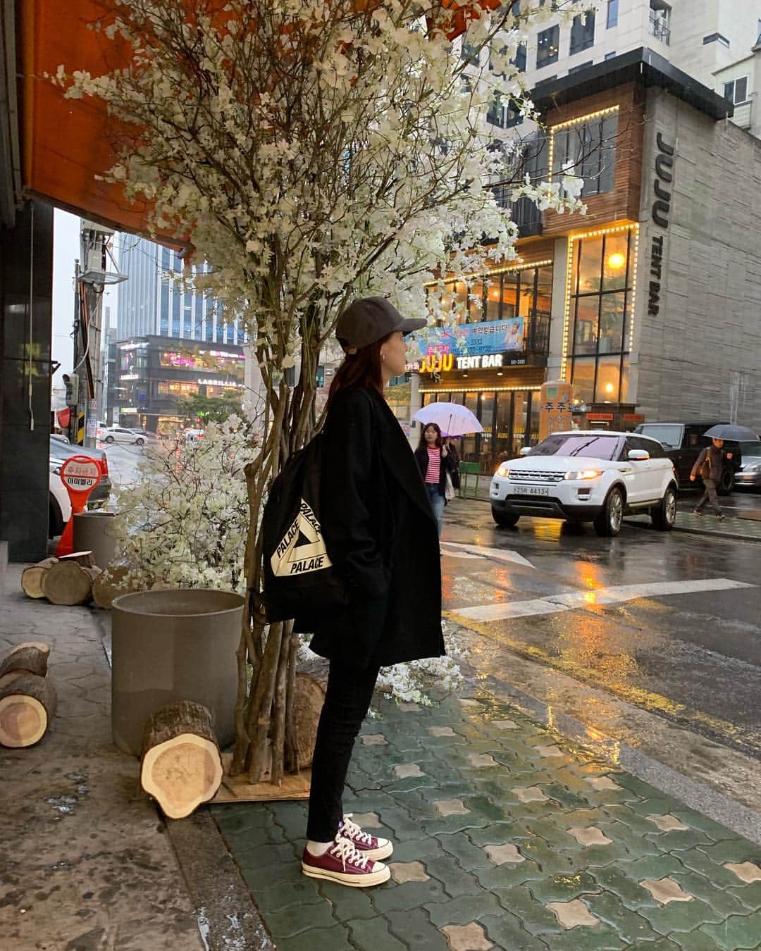 ジュヨン さんのインスタグラム写真 - (ジュヨン Instagram)「비오는거 좋아하시나요?」4月9日 19時31分 - jupppal
