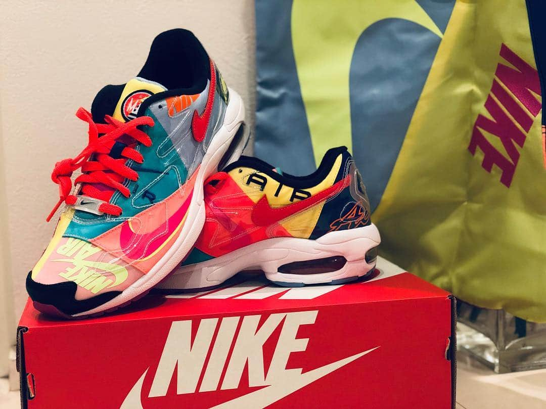 佐々木洋平さんのインスタグラム写真 - (佐々木洋平Instagram)「NIKE AIR MAX2 LIGHT QS  可愛いからゲット  #nike  #nikeairmax2」4月9日 19時32分 - panicrew_yohey