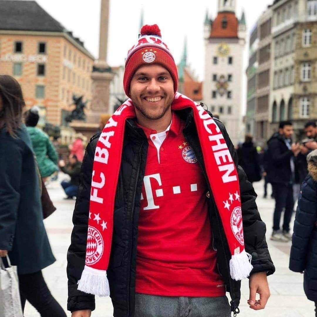 バイエルン・ミュンヘンさんのインスタグラム写真 - (バイエルン・ミュンヘンInstagram)「#MiaSanMia around the globe! 🔴⚪ Thank you for your support on Saturday! ❤ #FCBayern #FCBBVB #MiaSanFamily」4月9日 19時40分 - fcbayern