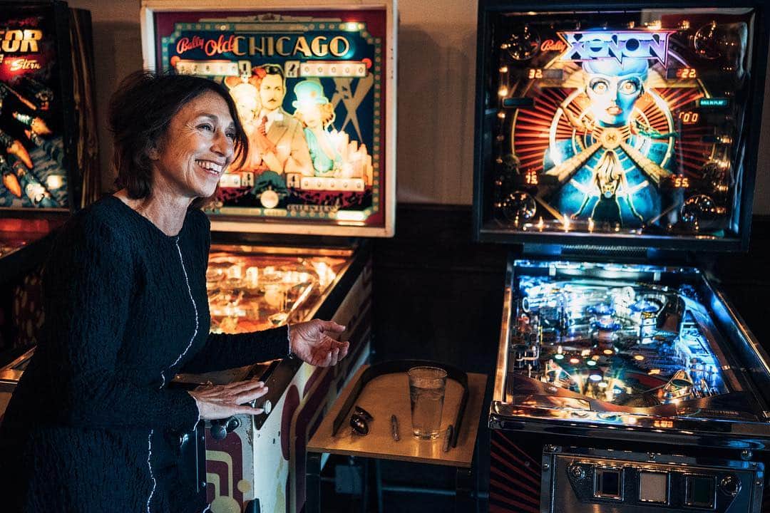 Red Bull Music Academyのインスタグラム：「Suzanne Ciani created the sounds for the 1980 pinball machine Xenon. It was the first pinball machine to use a woman’s voice. — 📷 @newyorkcityvibe #xenon #pinball #suzanneciani」