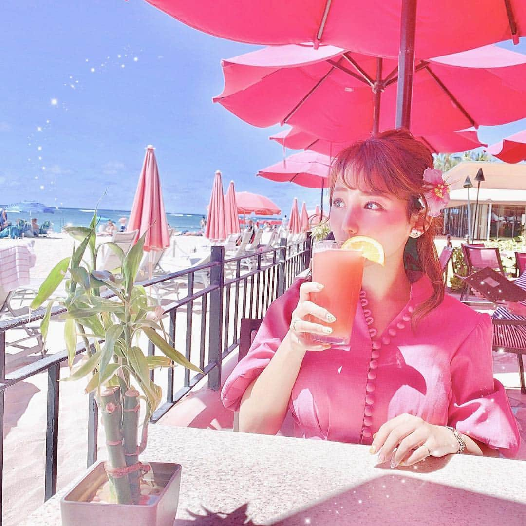 加藤里奈さんのインスタグラム写真 - (加藤里奈Instagram)「. Pinkish 💓 . #ootd #instafood #instalike #coordinate #instafashion #instagood #instalike #hawaii #hawaiilife #hawaiifood #travel #trip #hilton #hiltonhawaiianvillage #northshore #haleiwa #ハレイワ #ハワイ好き #ハワイアン #オアフ島 #ハワイ観光 #オアフ島観光 #オープンカー #ワイキキ  #ホノルル #ヒルトン #たびじょ #女子旅 #旅行コーデ #南国」4月9日 19時55分 - katoco0326