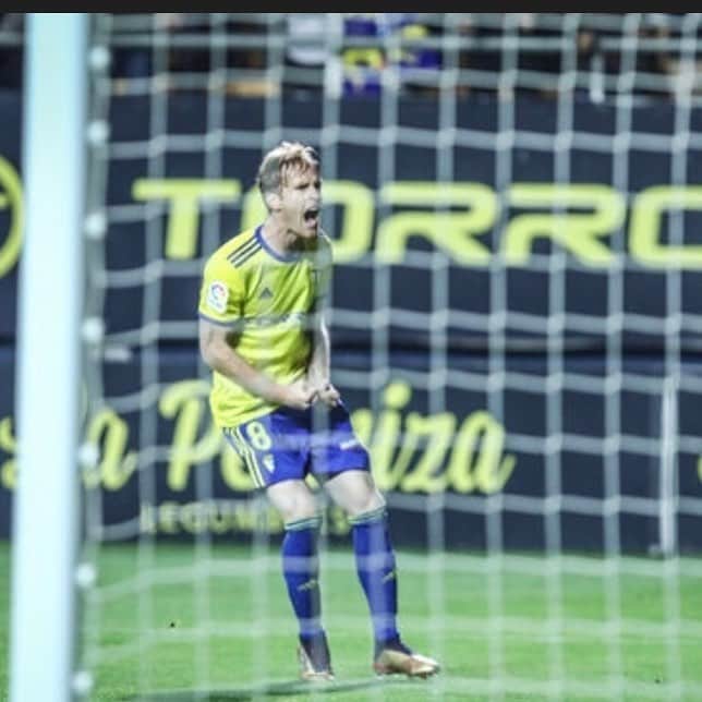 アレハンドロ・フェルナンデス・イグレシアスのインスタグラム：「Empezamos muy mal, pero el equipo reaccionó de la mejor manera...! 9 finales...Necesitamos de todos💛💙」