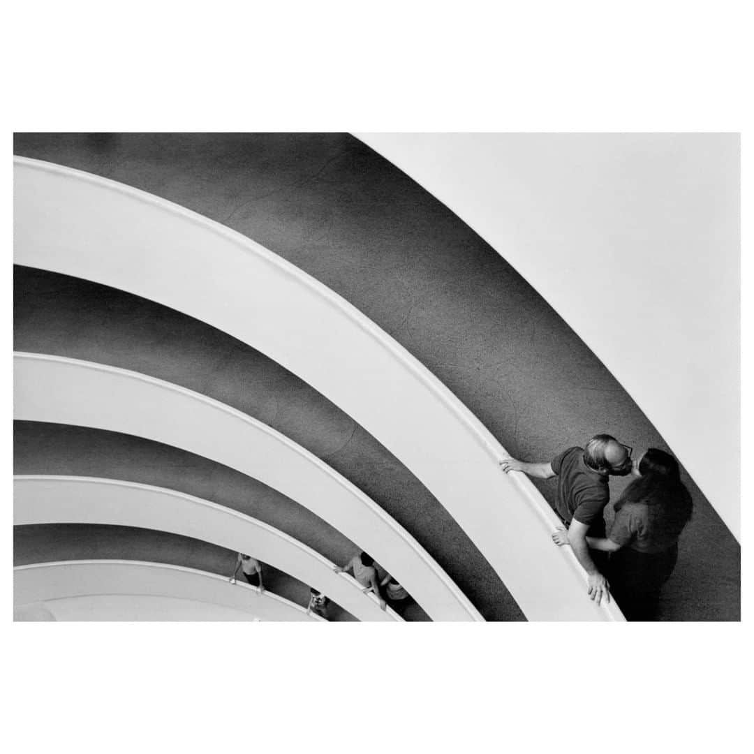 Magnum Photosさんのインスタグラム写真 - (Magnum PhotosInstagram)「Today marks 60 years since the death of renowned American Architect Frank Lloyd Wright, who designed the Guggenheim Museum in New York amongst many other works. . PHOTO: Guggenheim Museum. New York City, USA. 1981. . © @rdepardon/#MagnumPhotos . #Guggenheim #FrankLloydWright #architecture #RaymondDepardon」4月9日 20時00分 - magnumphotos