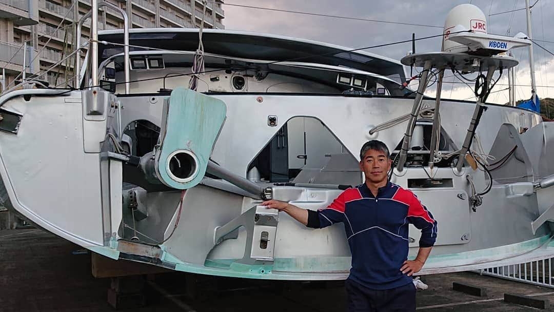 白石康次郎さんのインスタグラム写真 - (白石康次郎Instagram)「🇯🇵一時帰国しました。今日はSpirit of yukohⅣのメンテナンスとコンテナの片付けです。この船はいい船だったな～と、つくづく思います。 感謝 康次郎 🇬🇧 Came back to Japan from Europe. Went to see my old boat Spirit of Yukoh IV to do some maintenance and work on the container. I remember this boat being great and reliable.  #dmgmori #dmgmoriseiki #sailingteamdmgmori  #imoca #imoca60 #vg2020 #vendeeglobe #kojiroshiraishi」4月9日 20時20分 - kojiro.shiraishi