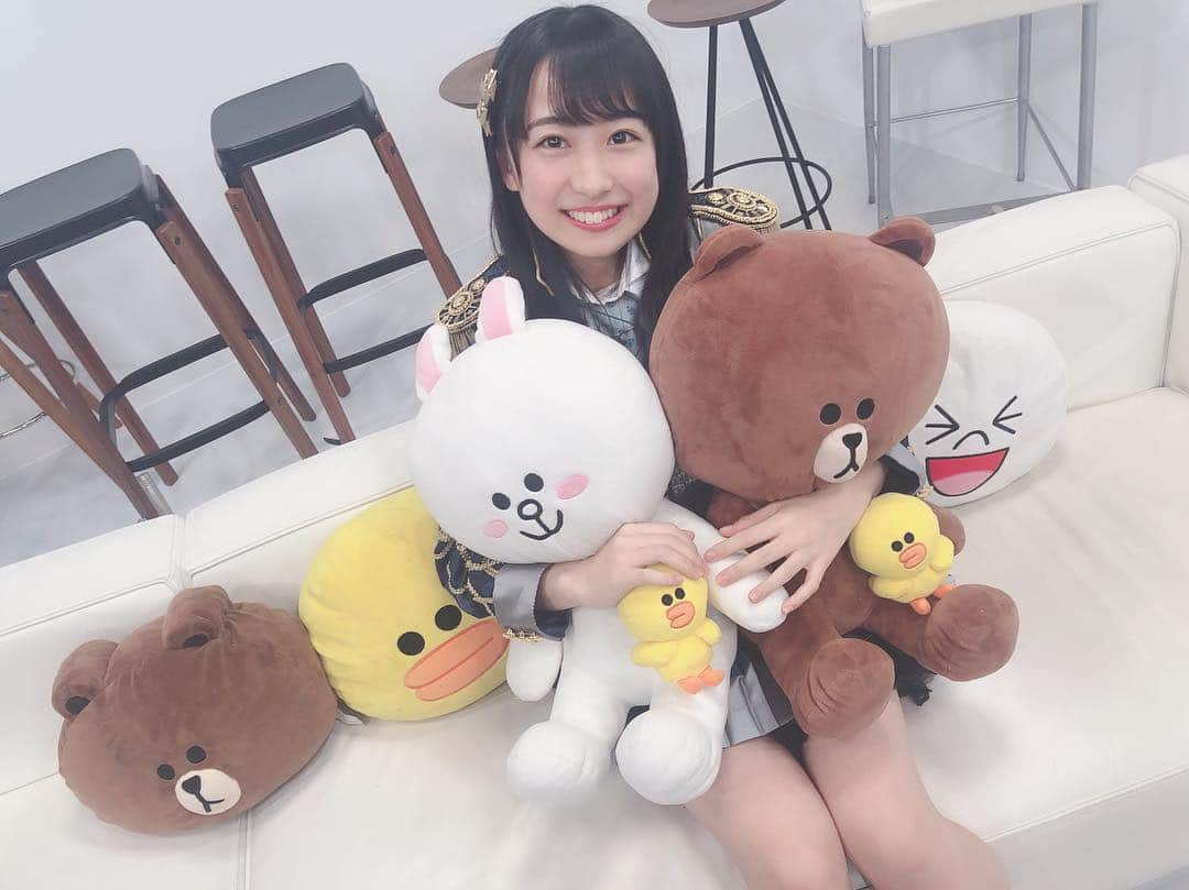 渡部愛加里さんのインスタグラム写真 - (渡部愛加里Instagram)「可愛いキャラクター達に囲まれたよ ☺︎ . .  本日は舞ちゃんカメラです📸 .  #LINELIVE」4月9日 20時30分 - akarin_1018