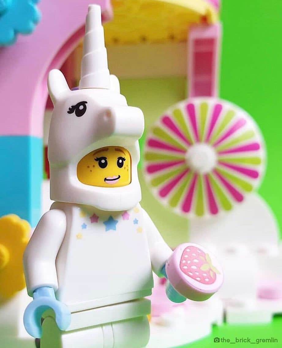 LEGOさんのインスタグラム写真 - (LEGOInstagram)「Unicorns are awesome. I am awesome. Therefore I am a unicorn! 🦄🌈✨ #UnicornDay #UGC #FanMade #LEGO #minifigure #Unicorn #legogram  Credit to @the_brick_gremlin for the 📸」4月9日 20時27分 - lego