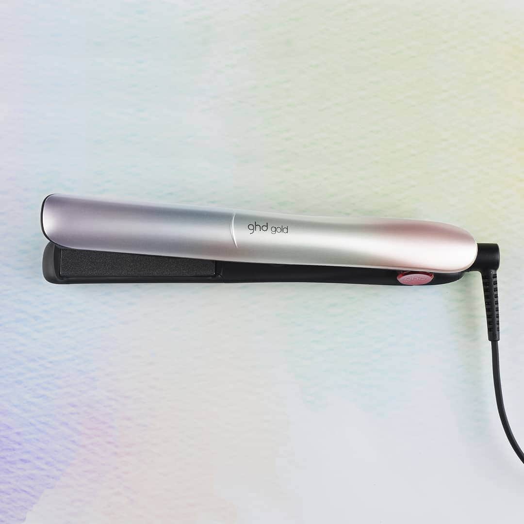 ghd hairさんのインスタグラム写真 - (ghd hairInstagram)「It’s National Unicorn Day 🦄✨ If unicorns styled their manes…👆 #ghdhair #ghdgold #goodhairday #rainbowstyler」4月9日 21時00分 - ghdhair