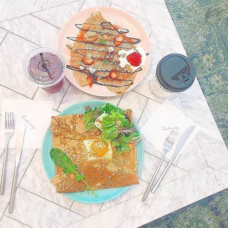 ローリエプレス編集部さんのインスタグラム写真 - (ローリエプレス編集部Instagram)「神奈川・横浜にある #THEBEACHYOKOHAMA﻿﻿ ﻿﻿ まるで外国の海辺にショートトリップした気分になれるよ🌴﻿﻿ ﻿﻿ ザ・ビーチにあるカフェ「Teafanny」のおいしいガレットでランチやティータイムも！﻿﻿ ﻿﻿ 店内もビーチエリアも、お店ぜーんぶがフォトスポット！　おしゃれカフェめぐりにおすすめだよ💓﻿﻿ ﻿﻿ ﻿﻿ ﻿﻿ 営業日時は @teafanny.jp をチェックしてね！﻿﻿ ﻿﻿ ♥︎THE BEACH YOKOHAMA﻿﻿ 住所：神奈川県横浜市中区新山下3-2-5﻿﻿ 営業時間（CAFE）10:00-20:00﻿﻿ ﻿ ﻿ ﻿ photo by﻿ @seika_shintani11 @rc_daisy.kr ﻿ @mylife0717 @necomimi33 @ayastagram__7 ﻿ thank you...💕﻿ ﻿ みんなのおすすめカフェを @laurier_press を付けて教えてね！﻿ ﻿﻿ ﻿ ﻿ #ローリエプレス#横浜カフェ」4月9日 21時02分 - laurier_press