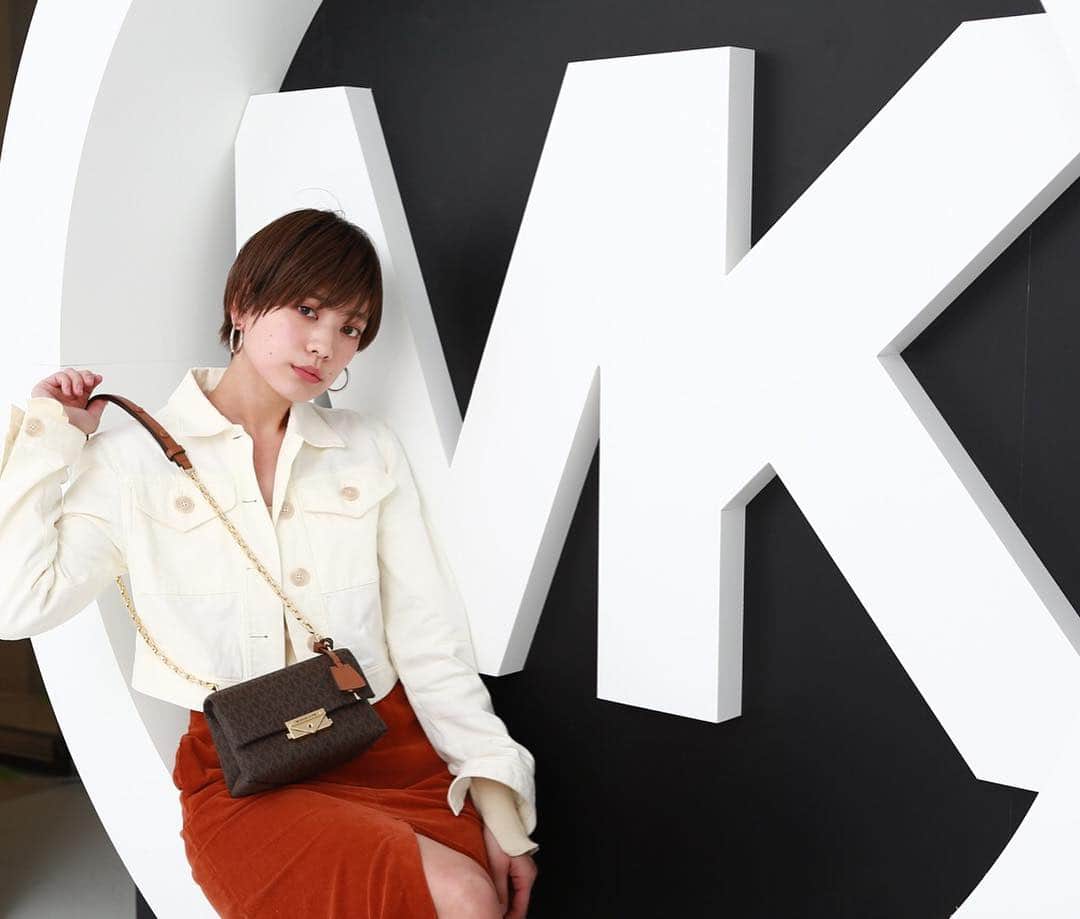 石川瑠利子さんのインスタグラム写真 - (石川瑠利子Instagram)「. . @michaelkors launch party👜 新しいマンハッタンのバッグはシンプルで可愛いかった🙆🏻‍♀️💕 店内もとっても素敵で楽しい時間でした🙏🏻✨✨ . . #MICHAELKORS #bag #MK×本田翼」4月9日 21時03分 - ruriko_ishikawa