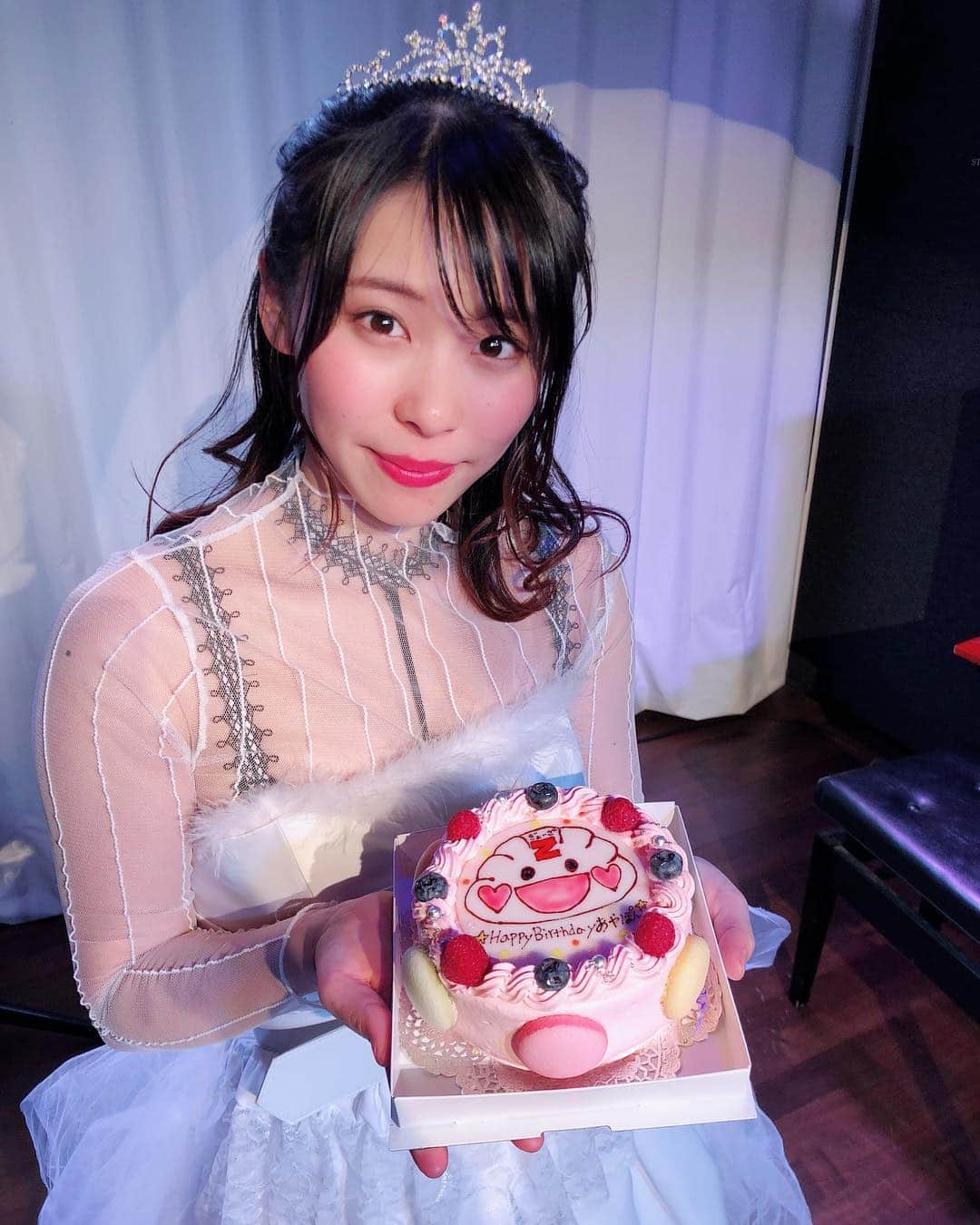 塚田綾佳さんのインスタグラム写真 - (塚田綾佳Instagram)「・ ・ #平成最後のお花見 からの Ayaka Tsukada Birthday party🎂 ・ 1日満喫❣️❣️ ありがとうございました❣️💓💓 ・ 3年ぶりの生誕祭🎂 #わるぽん生誕祭 #あやぽん生誕祭  とっても楽しかったです♡ たくさんお祝いしてくれてありがとう💖 ・ 今回初めて、 自分で会場予約したり、内容、衣装、物販、全て自分でプロデュースしました❣️ ・ ・ 会場が目黒ということで 急遽のお花見も決行❣️ 急遽なのに来てくれて嬉しすぎました😭💓 ・ 忘れられない1日になりました☺️💖 ・ #あやぽんず のみんな大好き❣️ ・ ・ #塚田綾佳生誕祭  #あやぽん #わるぽん #小悪魔 #天使 #devil #目黒kahoo #SNS用レンタル彼女 #彼女と生誕祭なうに使っていいよ #彼女と生誕祭なう  #model #グラビア #インスタグラビア #インスタアイドル #ファインダー越しの私の世界 #オシャレグラビア  #shooting #셀카 #미소녀 #일본인 #아이돌 #非常好 #摄影 #塚田綾佳 #아야카」4月9日 21時07分 - tsukada_ayaka