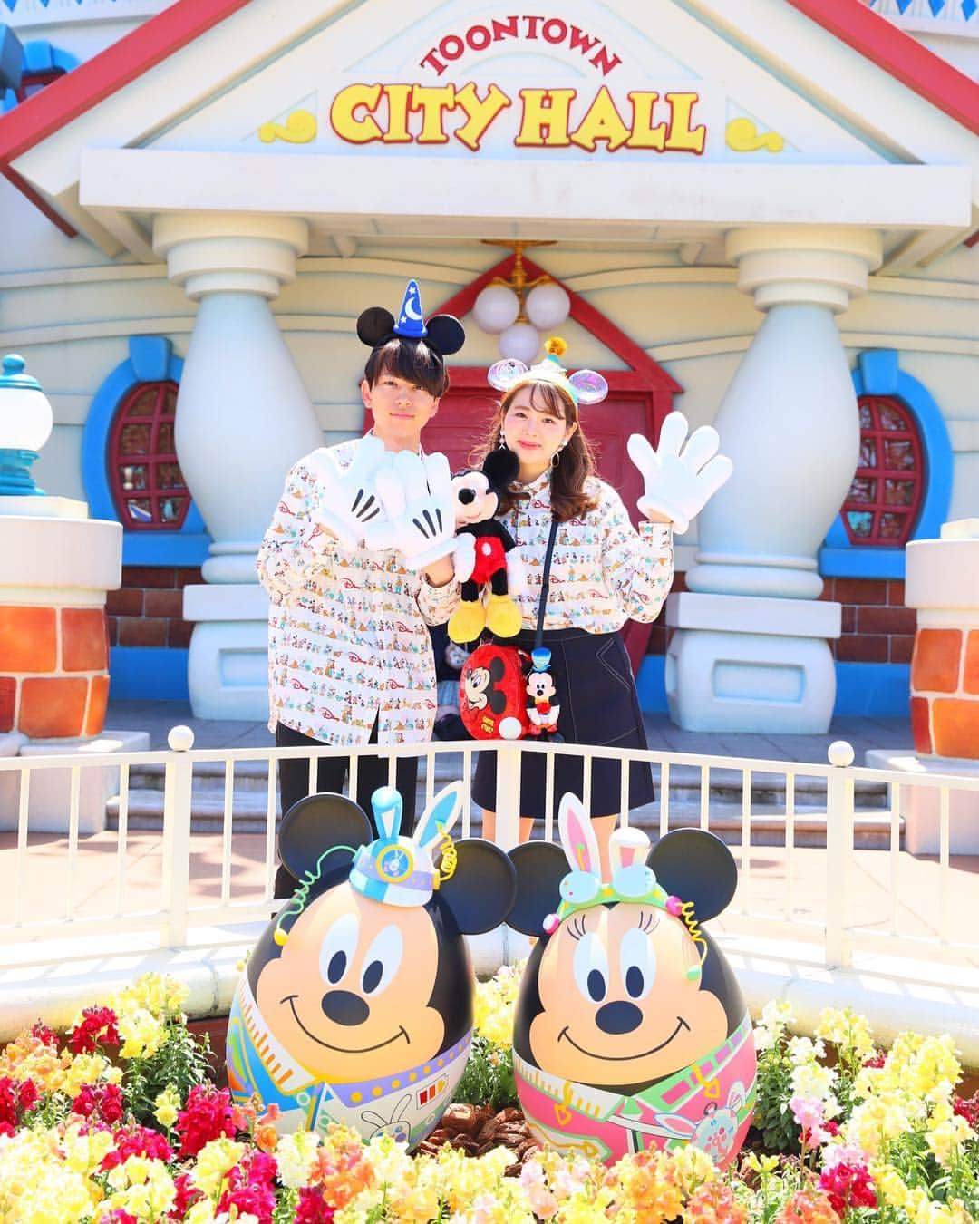 のインスタグラム：「🐭🎂🏰💕﻿ ﻿ ﻿ 2019.04.09﻿ 本日誕生日を迎えました🌷﻿ たくさんdmやコメントありがとうございます🥺💕﻿ 大好きなお友達からLINEやストーリーも😭💕嬉しくて全部スクショしてます🥺✨💕﻿ お返事するのでまっててください💌💭﻿ ﻿ そしていぶくん幸せな2日間を本当にありがとう💕﻿ これからもよろしくお願いします🧸💓﻿ ﻿ ﻿ #shihorin__disney #disney #disneyland  #tokyodisneyland #tokyodisneyresort #birthdaydisney #mybirthday #disneyeaster #ディズニー #ディズニーランド #東京ディズニーランド #バースデーディズニー #ディズニーイースター #ディズニーイースター2019 #カップルディズニー #ディズニーコーデ #カップルコーデ #ペアルック #トゥーンタウン #ミッキー #ミニー」