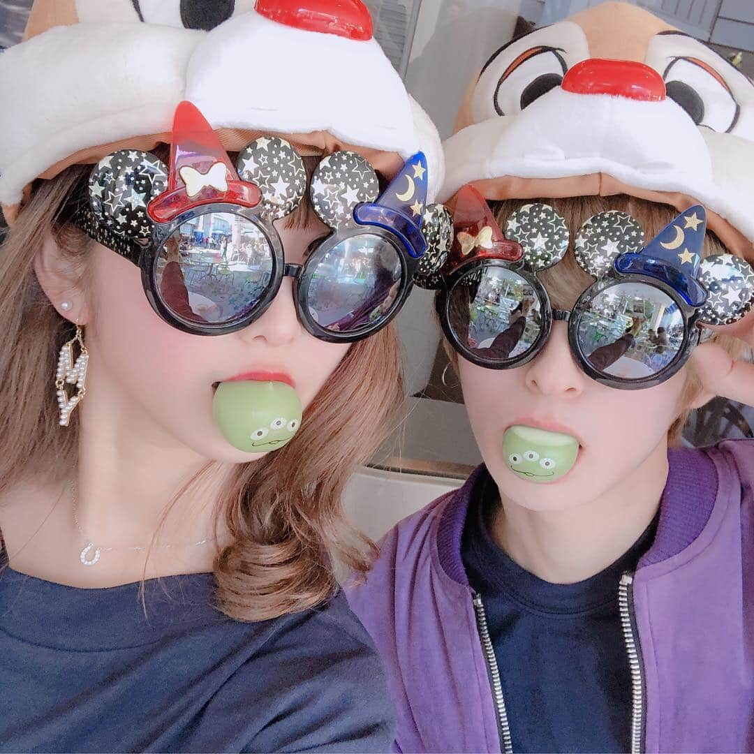 浦西ひかるさんのインスタグラム写真 - (浦西ひかるInstagram)「ディズニーランド〜！ おたくんがチケットプレゼントしてくれたの（；＿；）！ . ランドあんまり行ったことなくて、食べたいものいっぱいあって、めっちゃ食べた😂 . 朝イチから夜のパレードまで初めておれた、、！けどおたくんとおったら全然疲れへん強い👊🏻👊🏻👊🏻ありがとう！！ . またYouTubeに動画アップするね！  #おたひかチャンネル で検索してチャンネル登録してね！ .  #ディズニーランド #disneyland #disney #disneysea #disneyworld #おたひか #おたひかチャンネル」4月9日 21時15分 - uranishihikaru