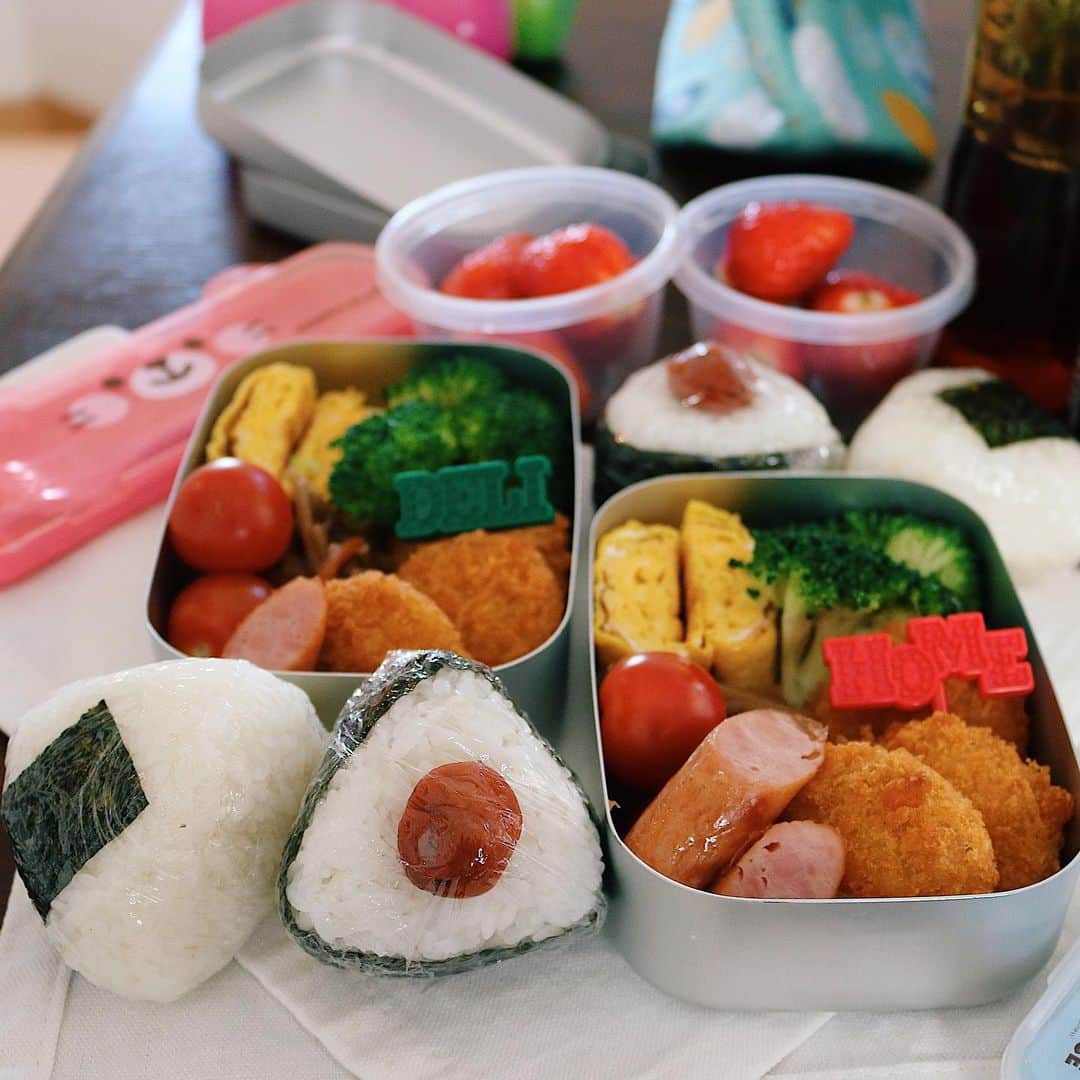 ゆかり/yukariさんのインスタグラム写真 - (ゆかり/yukariInstagram)「弁当。 残念ながら給食が16日からであることが発覚しました。 * * * #おうちごはん #うちごはん #昼ごはん #おひるごはん #ランチ #料理 #手料理 #弁当 #自炊 #家庭料理 #料理好きな人と繋がりたい #暮らし #テーブルコーディネート #おうちごはんLover #food #japanesefood #foodpic #lunchbox #bento #和食 #今日のお弁当 #ていねいな暮らし」4月9日 21時16分 - yucali.m