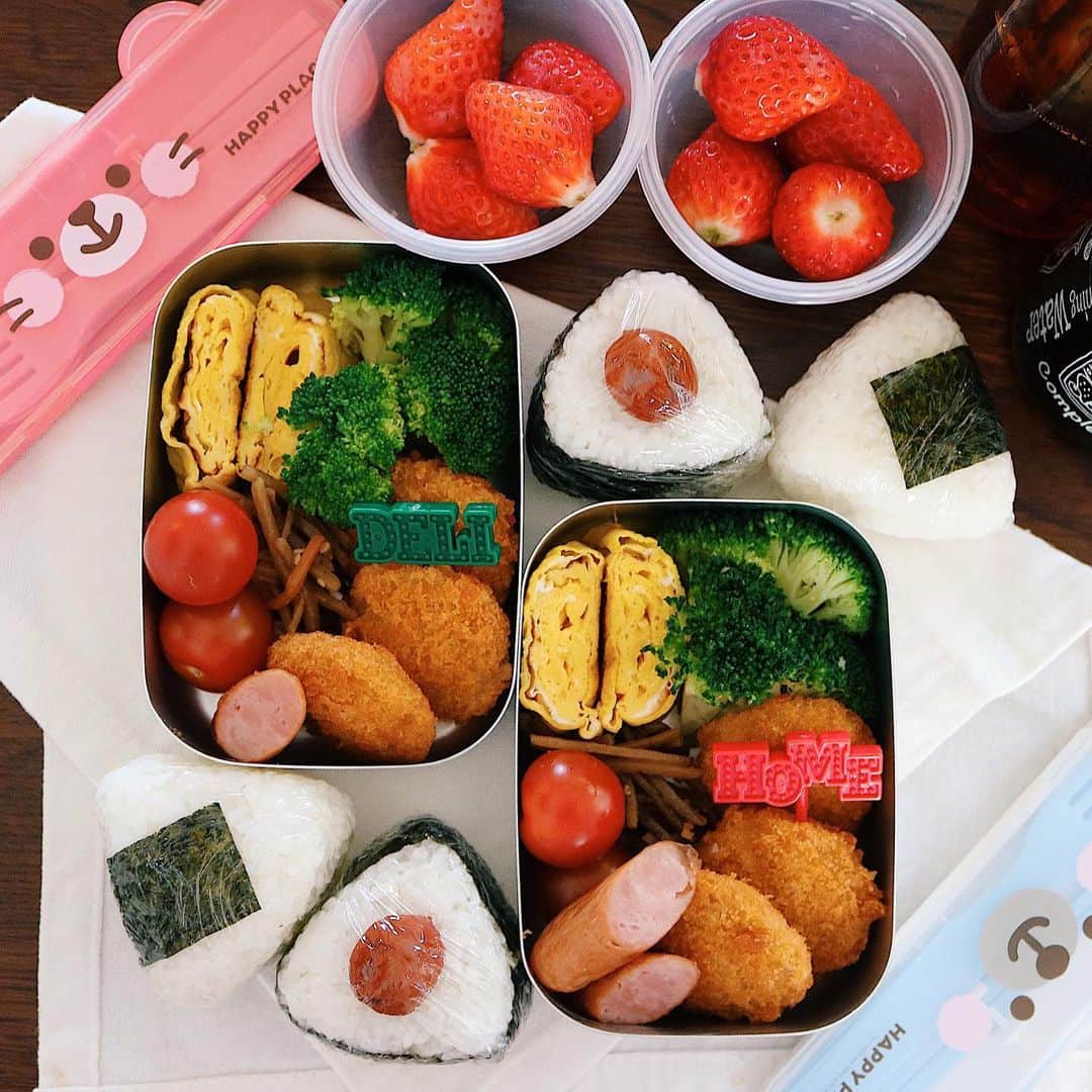 ゆかり/yukariのインスタグラム：「弁当。 残念ながら給食が16日からであることが発覚しました。 * * * #おうちごはん #うちごはん #昼ごはん #おひるごはん #ランチ #料理 #手料理 #弁当 #自炊 #家庭料理 #料理好きな人と繋がりたい #暮らし #テーブルコーディネート #おうちごはんLover #food #japanesefood #foodpic #lunchbox #bento #和食 #今日のお弁当 #ていねいな暮らし」