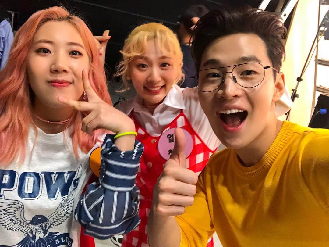 ヘンリーさんのインスタグラム写真 - (ヘンリーInstagram)「볼빨간 짱! Sooo talented!  @idolroom_jtbc」4月9日 21時17分 - henryl89