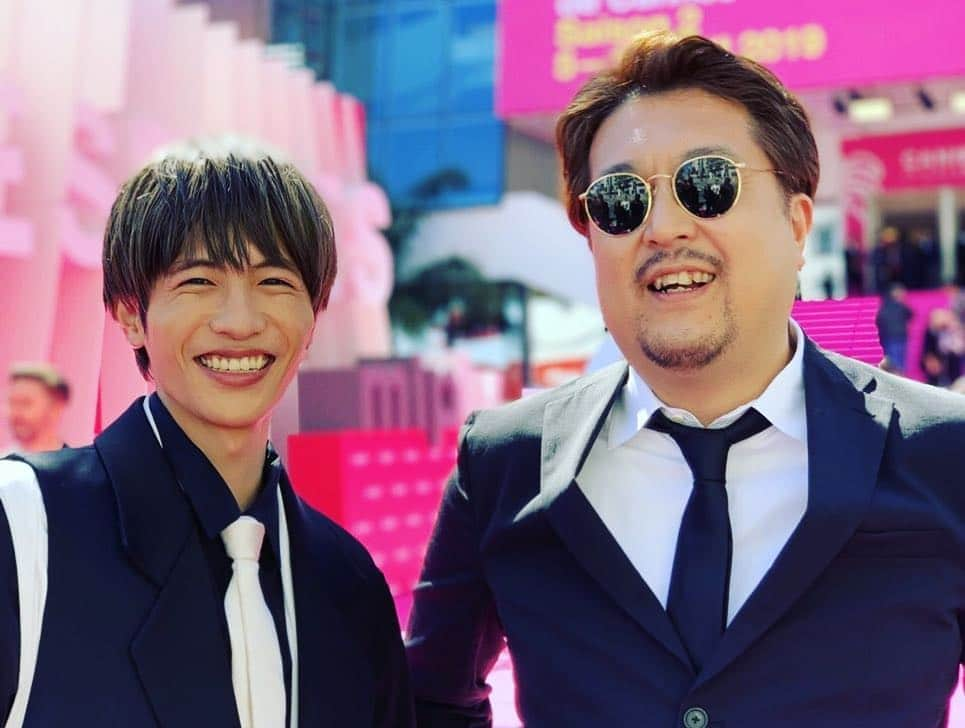 志尊淳さんのインスタグラム写真 - (志尊淳Instagram)「team JUNICHI. チーム潤一  #CANNESERIES #藤井美菜さん #プロデューサー河村さん #北原監督 #広瀬監督 #素晴らしき人達」4月9日 21時19分 - jun_shison0305