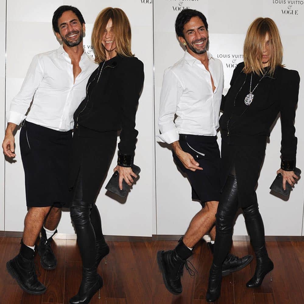 カリーヌ・ロワトフェルドのインスタグラム：「Happy birthday dear Marc 🎂🌹🖤 @themarcjacobs」